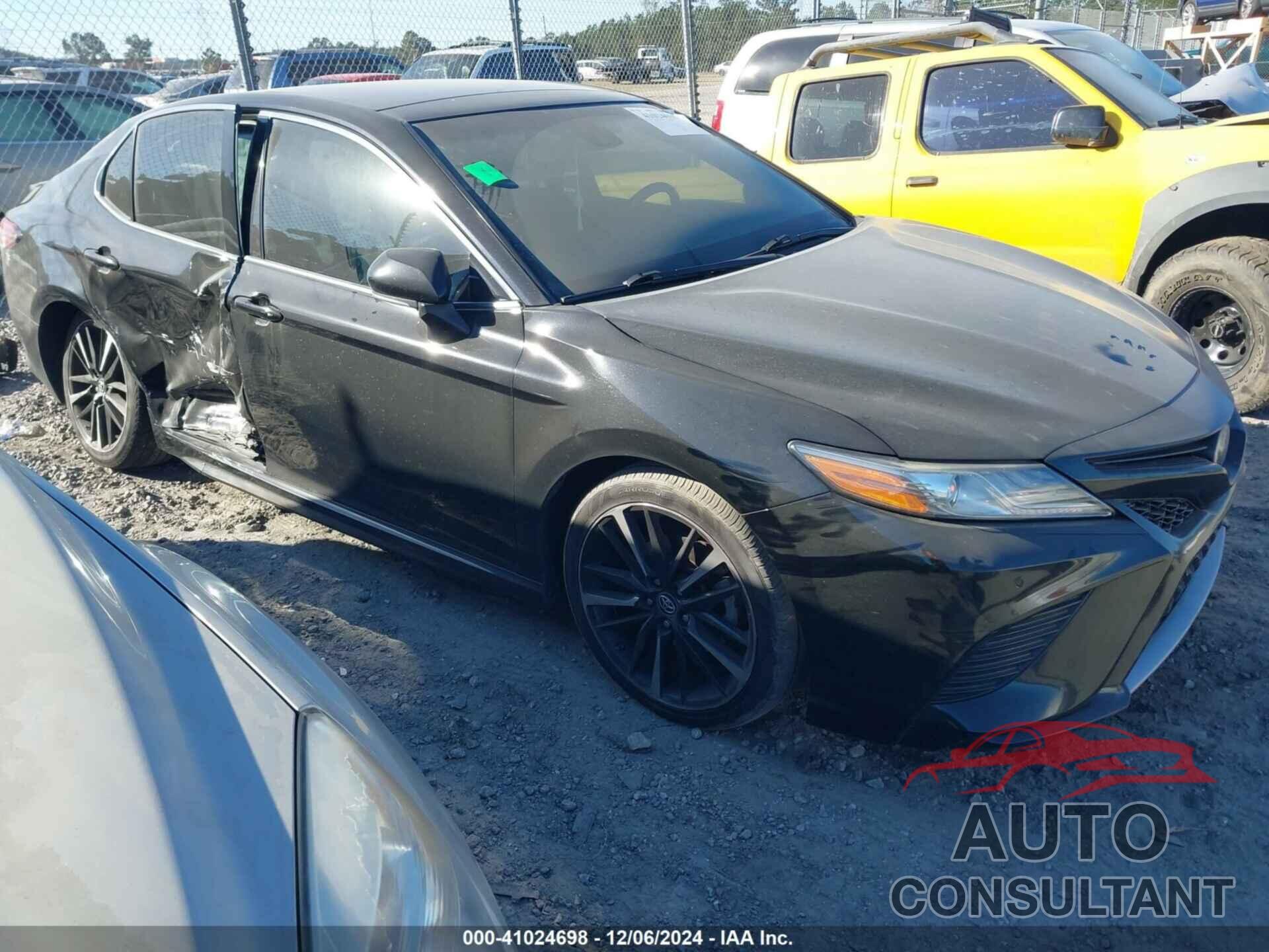 TOYOTA CAMRY 2018 - 4T1B61HK1JU155407