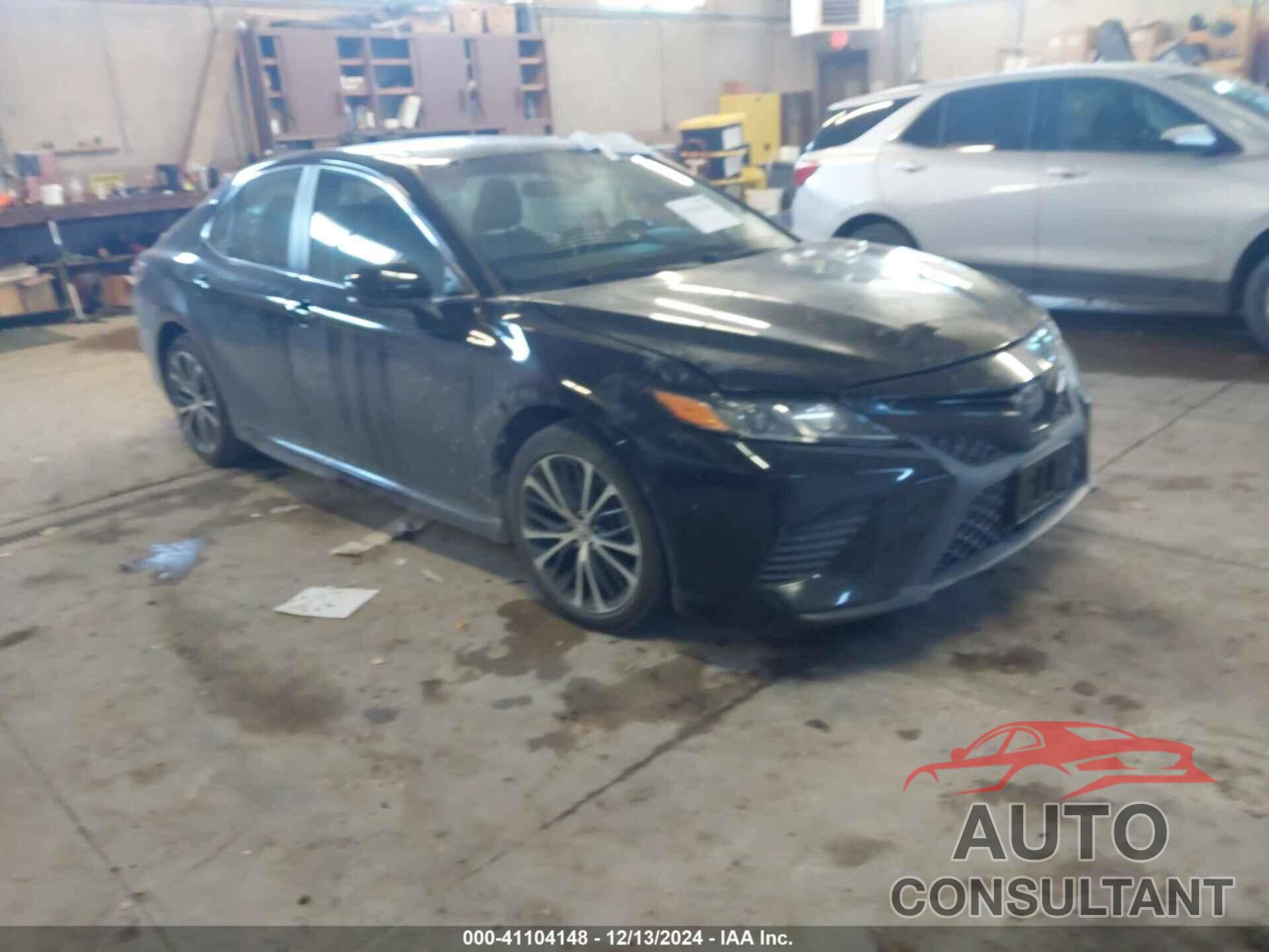 TOYOTA CAMRY 2018 - 4T1B11HK1JU568555