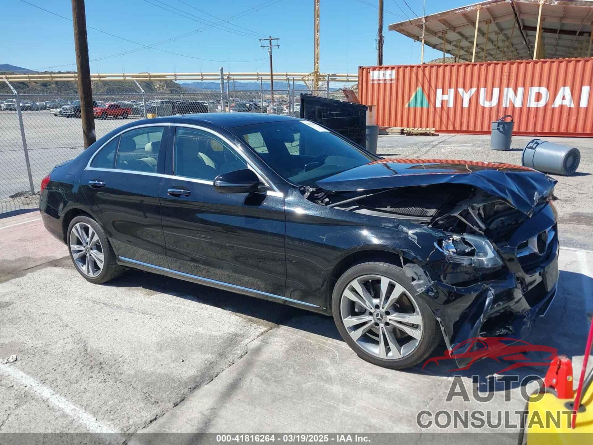 MERCEDES-BENZ C 300 2018 - 55SWF4JB6JU240381