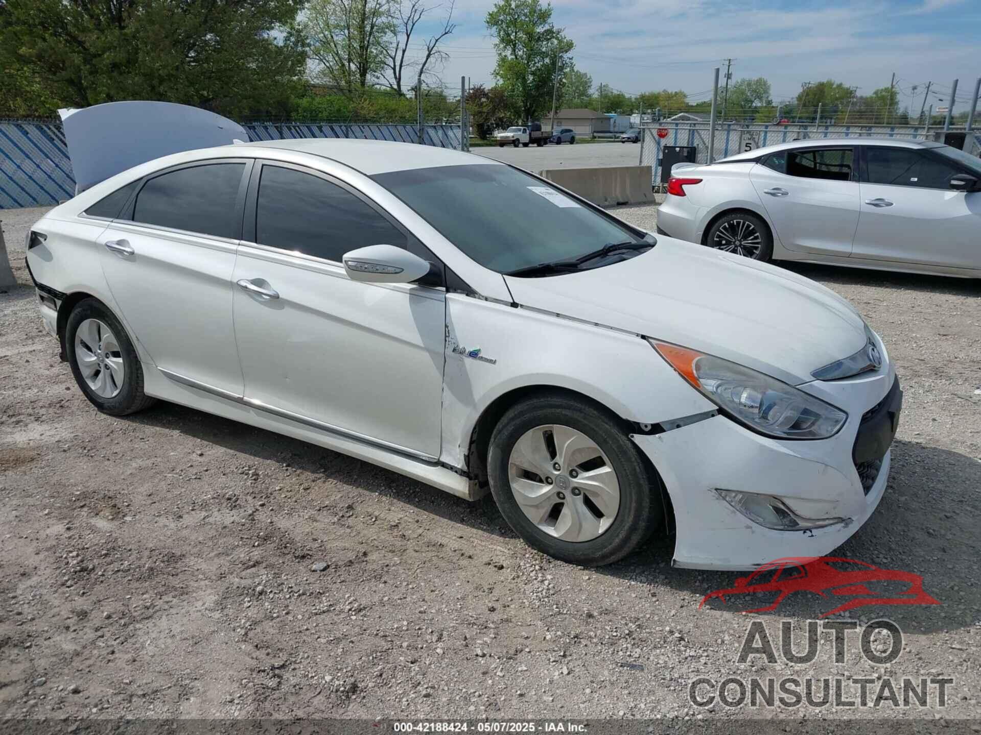 HYUNDAI SONATA HYBRID 2013 - KMHEC4A47DA094900