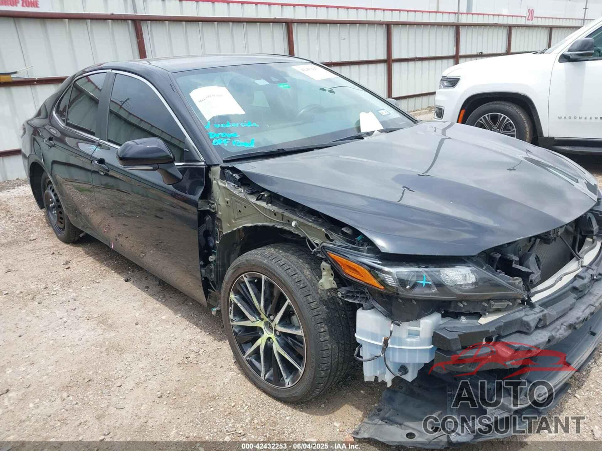 TOYOTA CAMRY 2022 - 4T1G11AK7NU669539