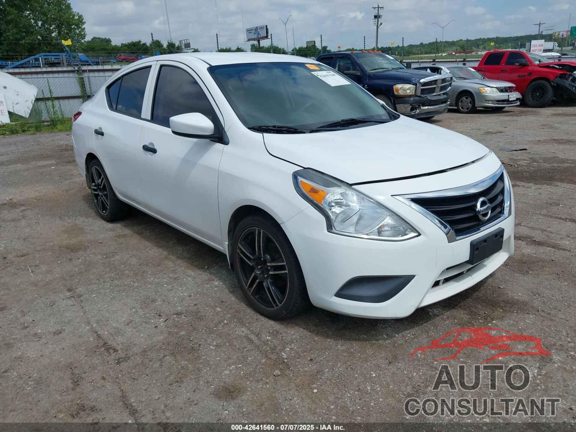 NISSAN VERSA 2017 - 3N1CN7APXHL822471