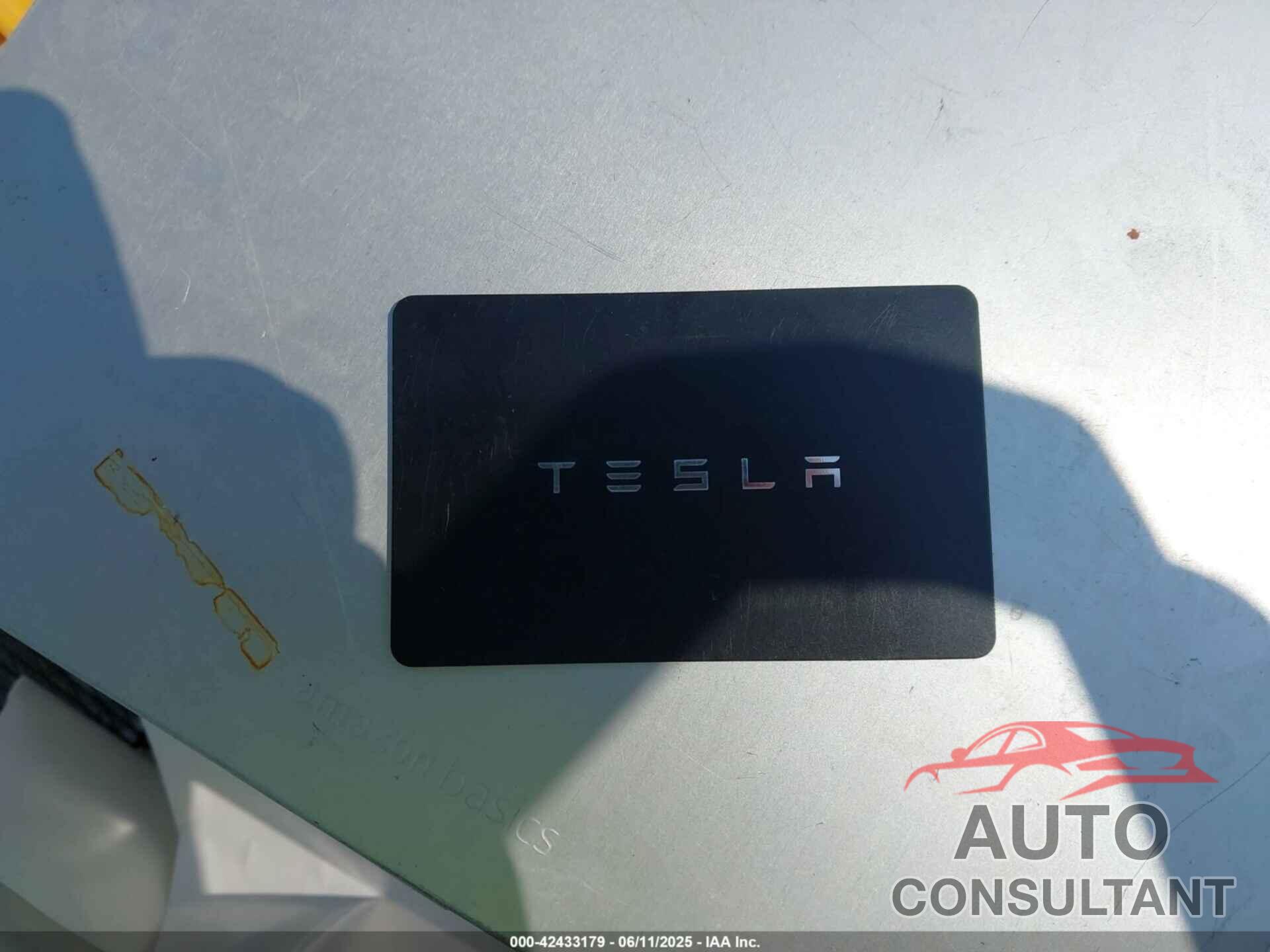 TESLA MODEL Y 2023 - 7SAYGDEEXPA179735