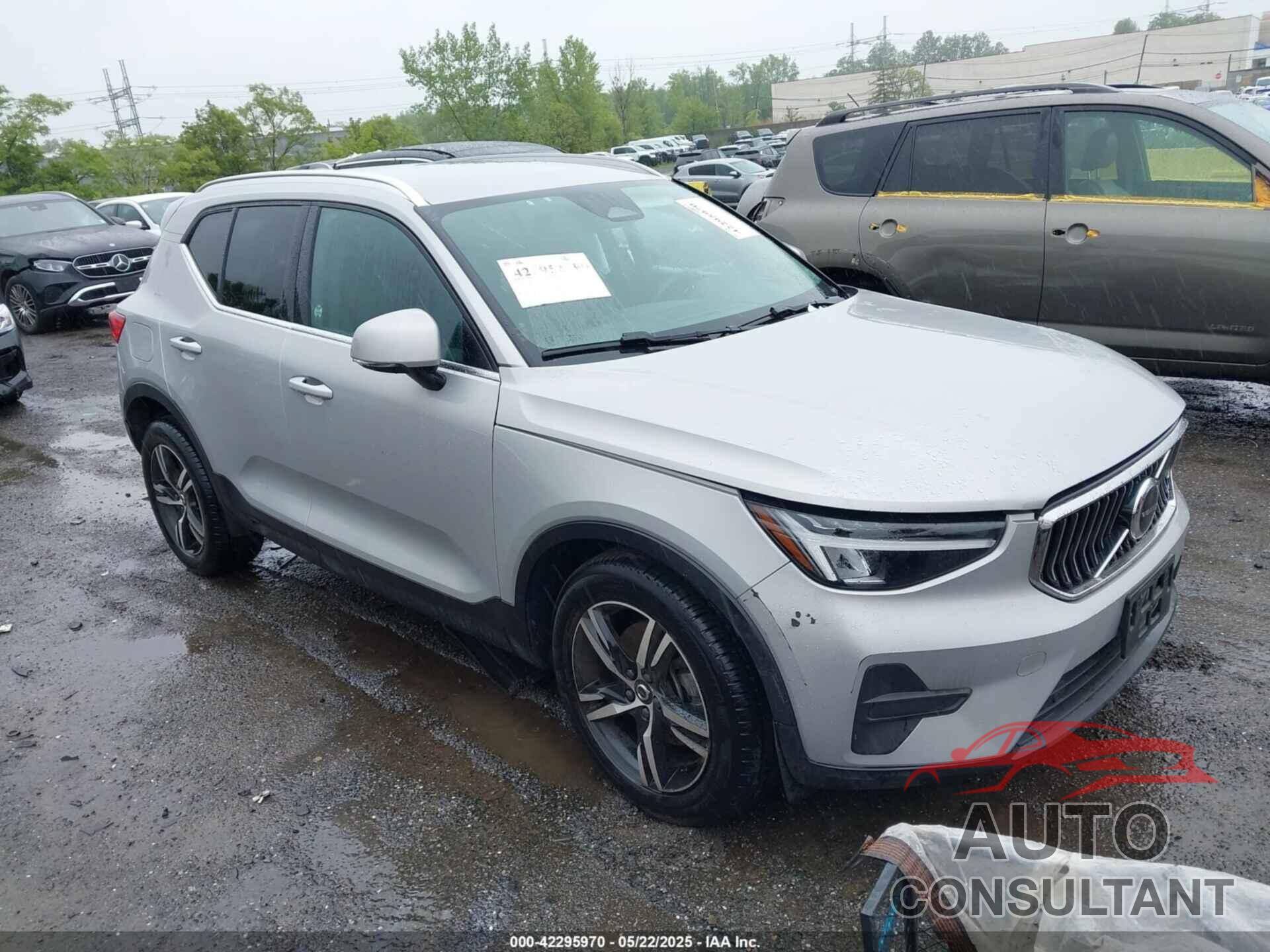 VOLVO XC40 2024 - YV4L12UK9R2311071