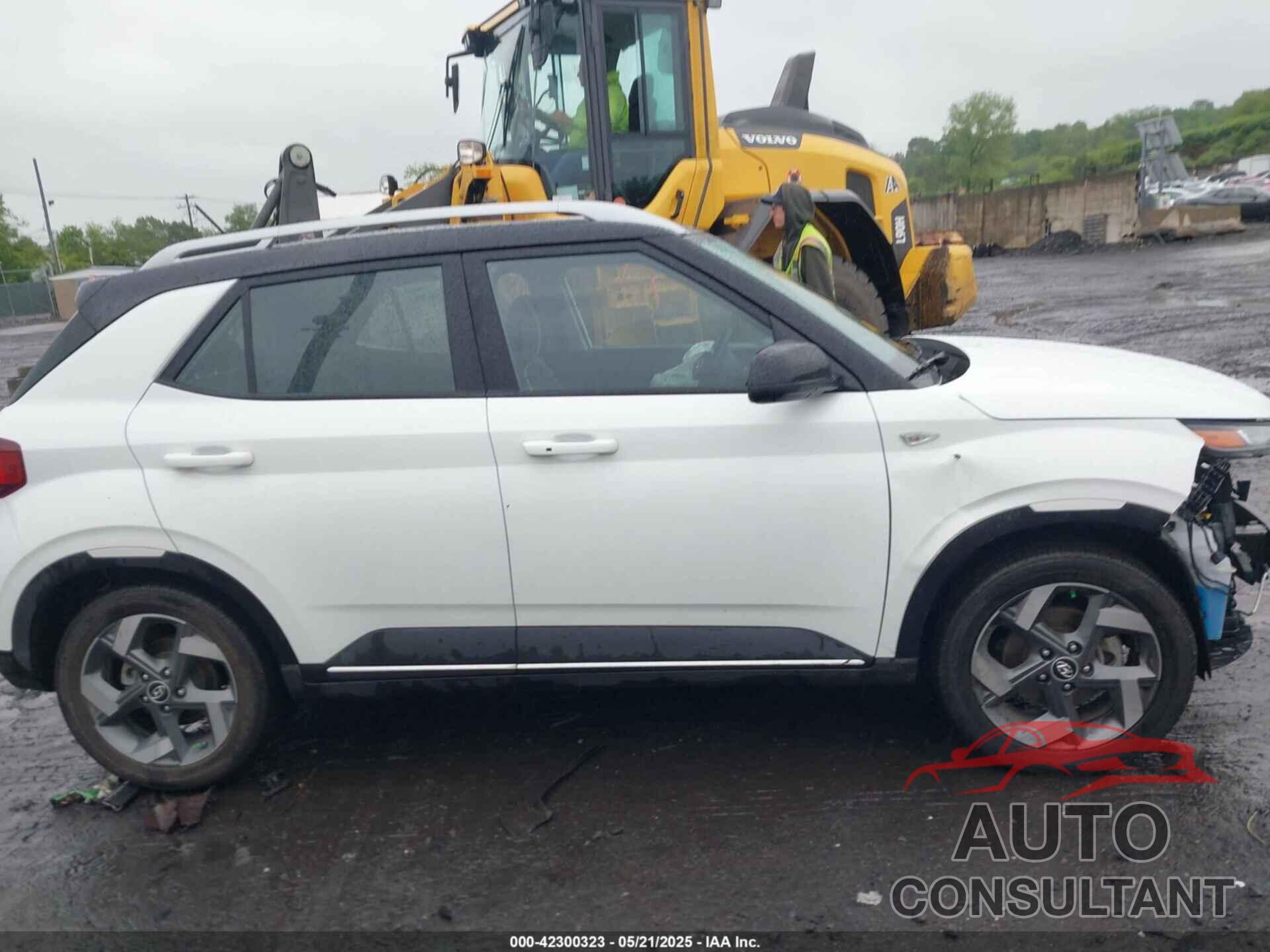 HYUNDAI VENUE 2024 - KMHRC8A33RU327628