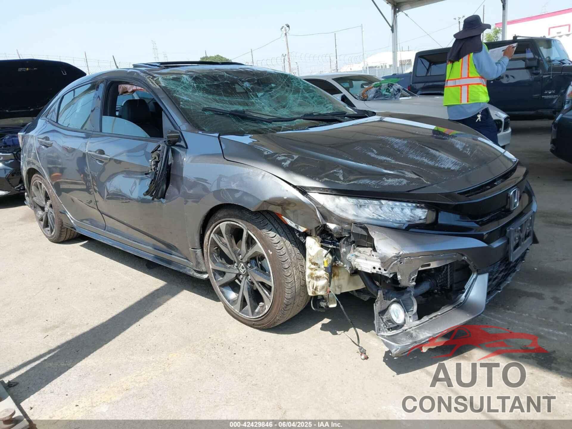 HONDA CIVIC 2018 - SHHFK7H94JU400984