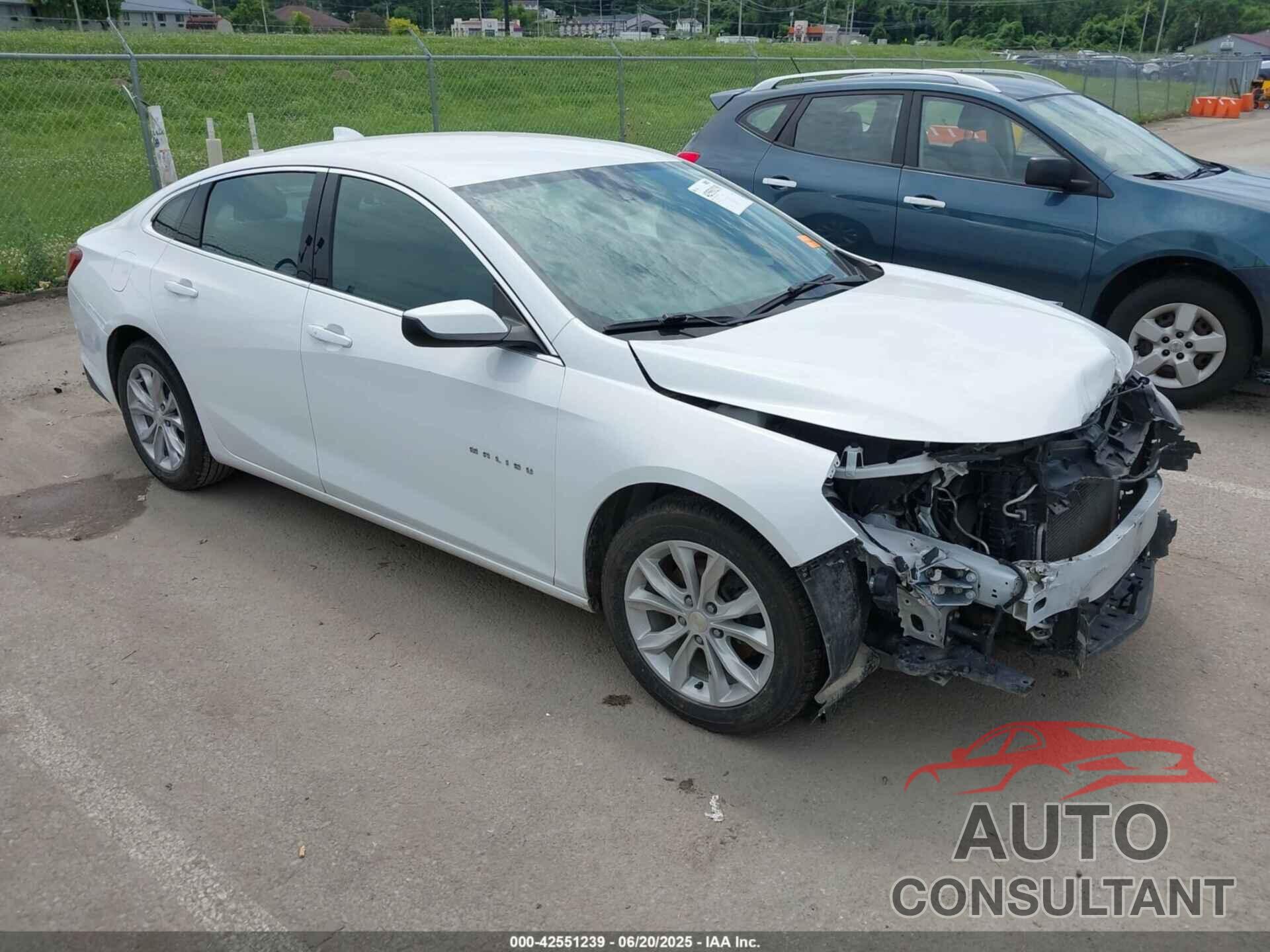 CHEVROLET MALIBU 2020 - 1G1ZD5ST3LF041071