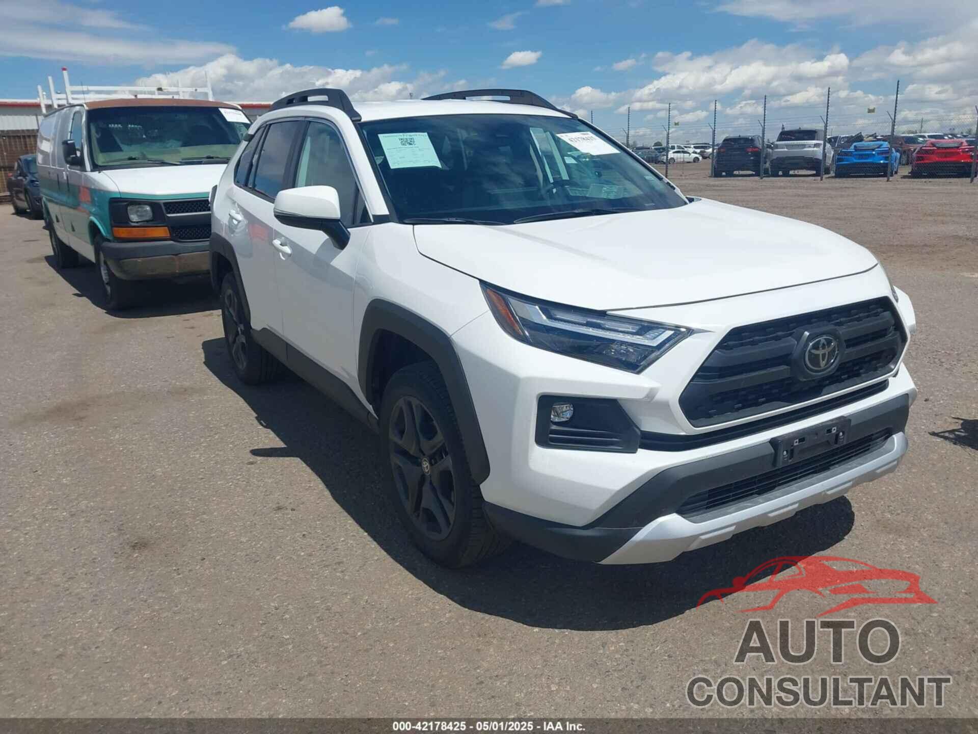 TOYOTA RAV4 2024 - 2T3J1RFV8RW472982