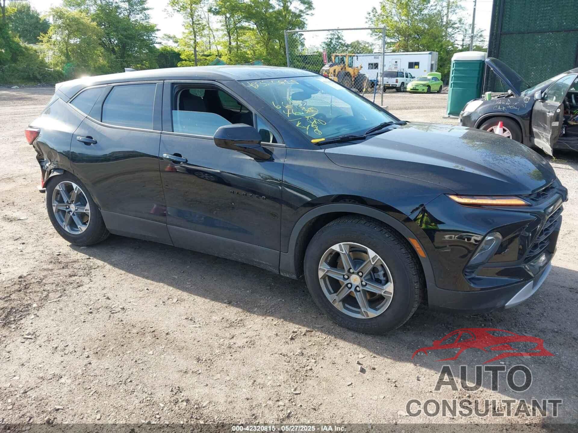 CHEVROLET BLAZER 2023 - 3GNKBHR40PS217839