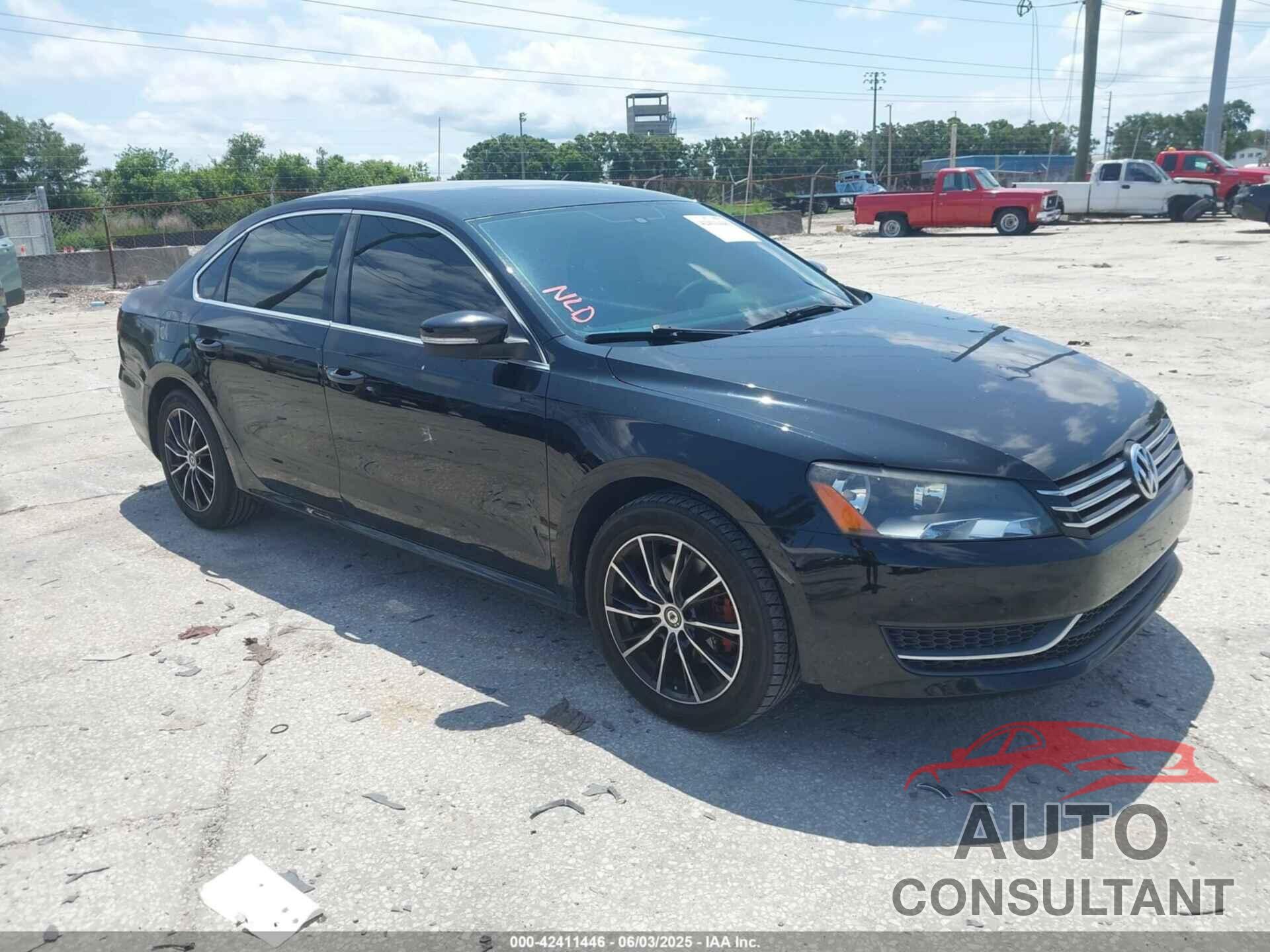 VOLKSWAGEN PASSAT 2013 - 1VWBP7A30DC043938