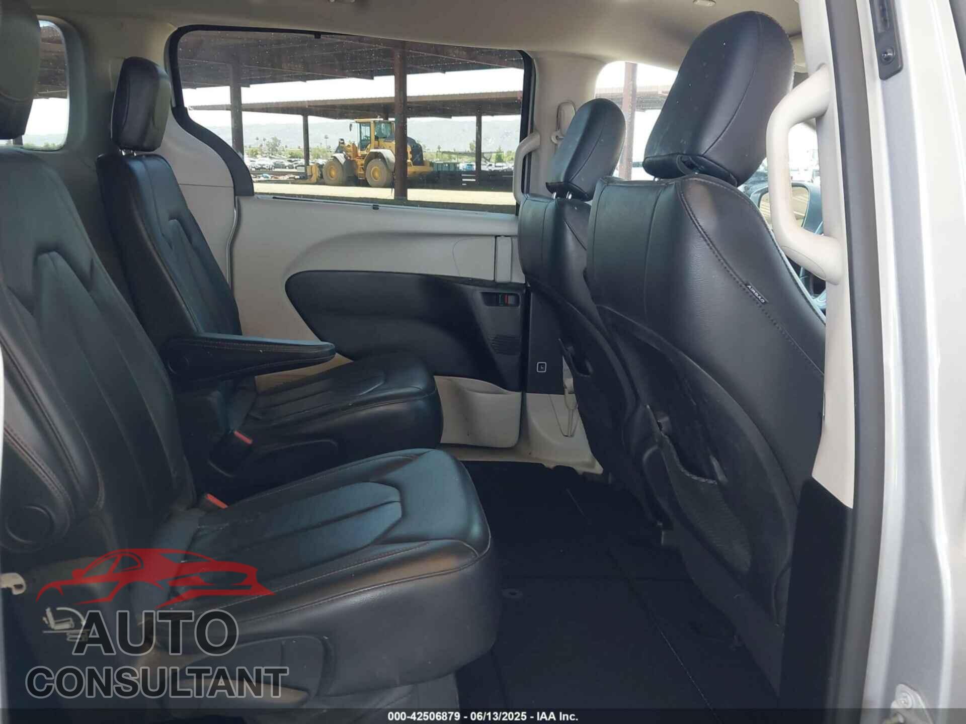 CHRYSLER PACIFICA 2017 - 2C4RC1BG2HR702336