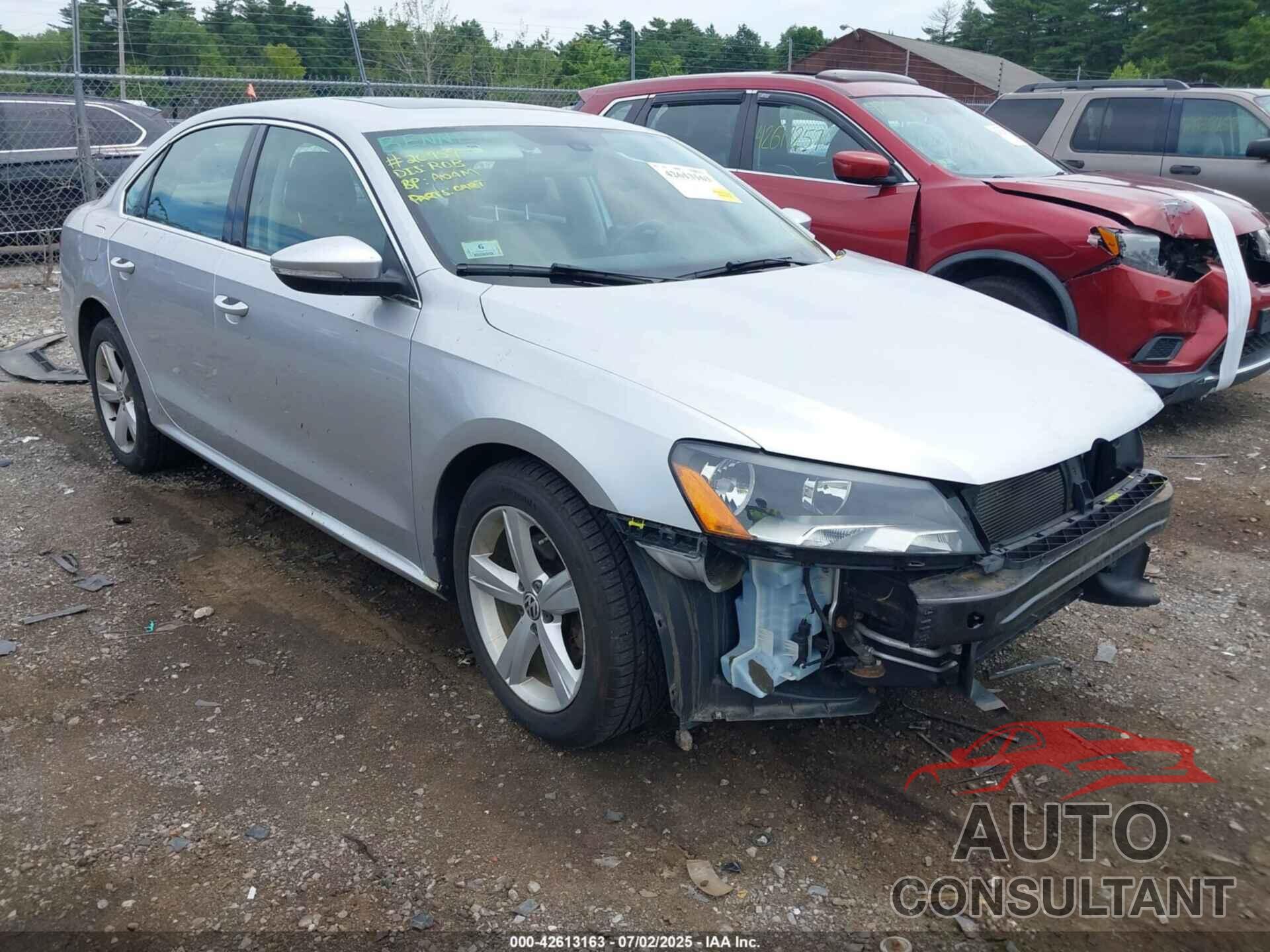 VOLKSWAGEN PASSAT 2012 - 1VWBP7A38CC080377