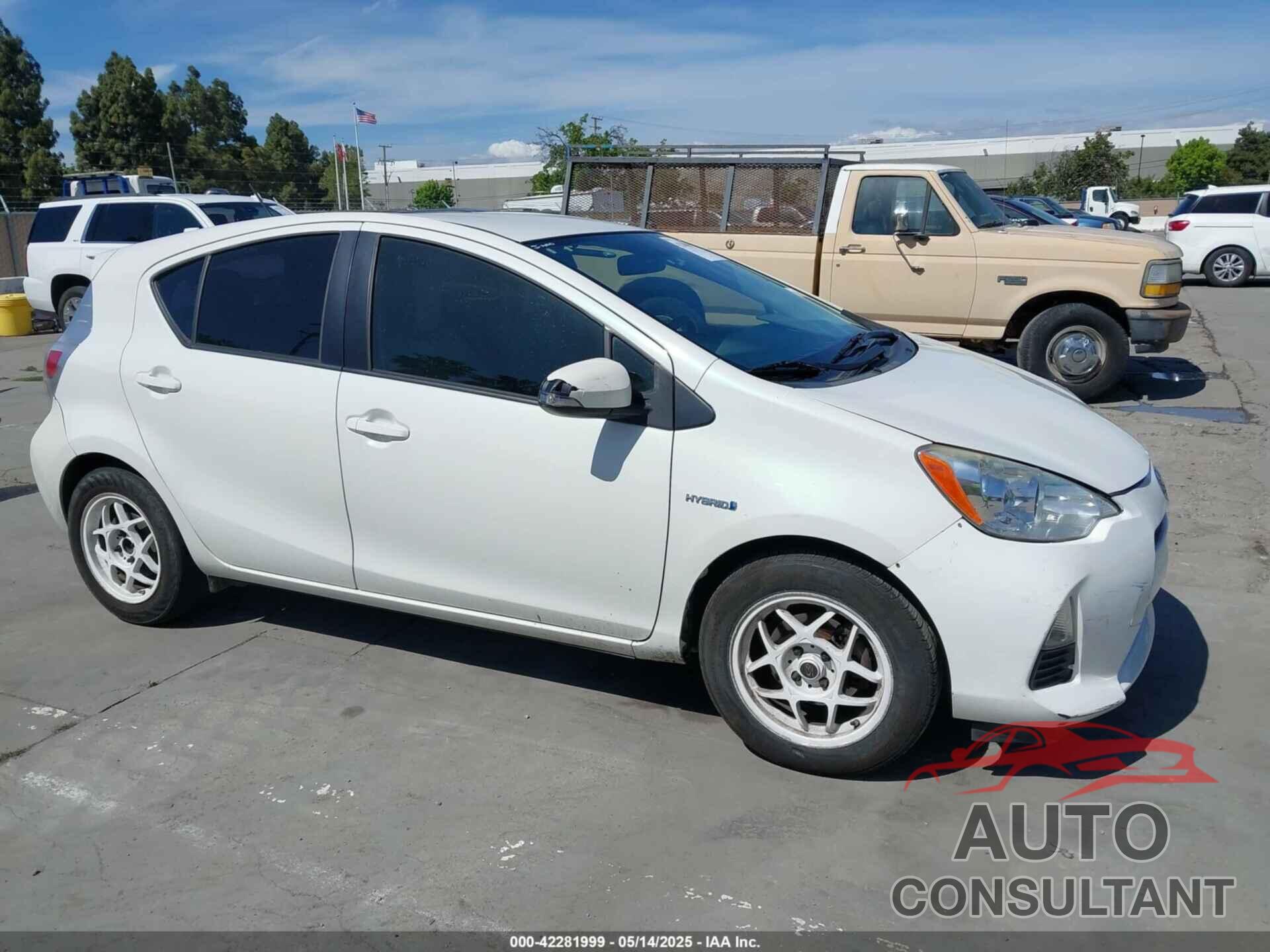 TOYOTA PRIUS C 2014 - JTDKDTB34E1562216