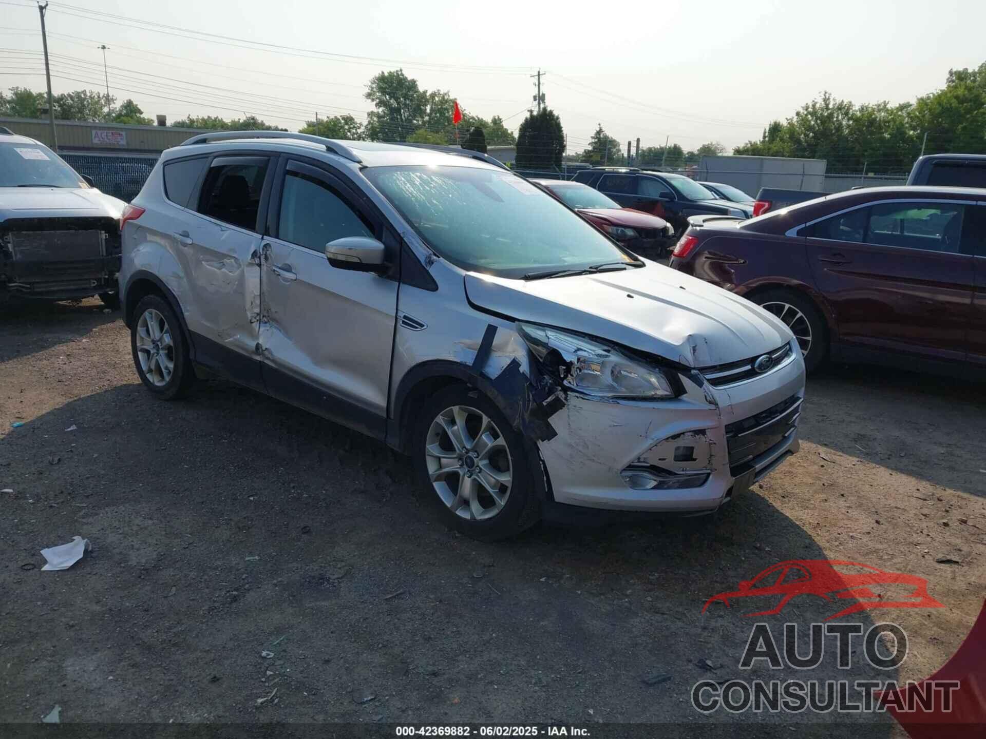 FORD ESCAPE 2015 - 1FMCU0J90FUC02039