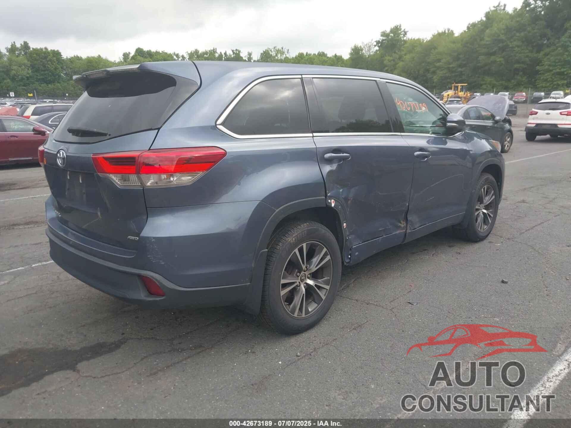 TOYOTA HIGHLANDER 2018 - 5TDBZRFH8JS875311
