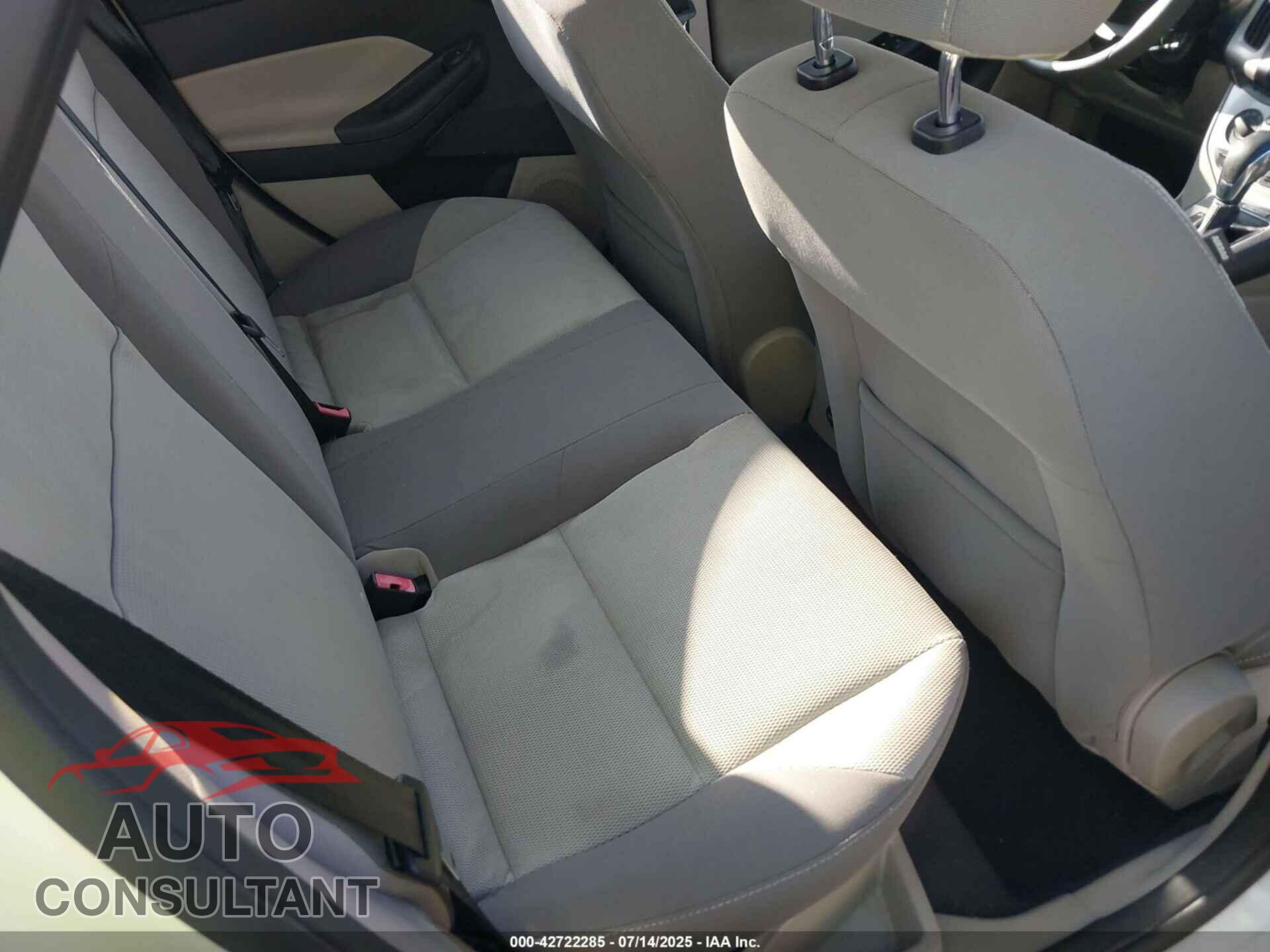 FORD FOCUS 2013 - 1FADP3F28DL350039