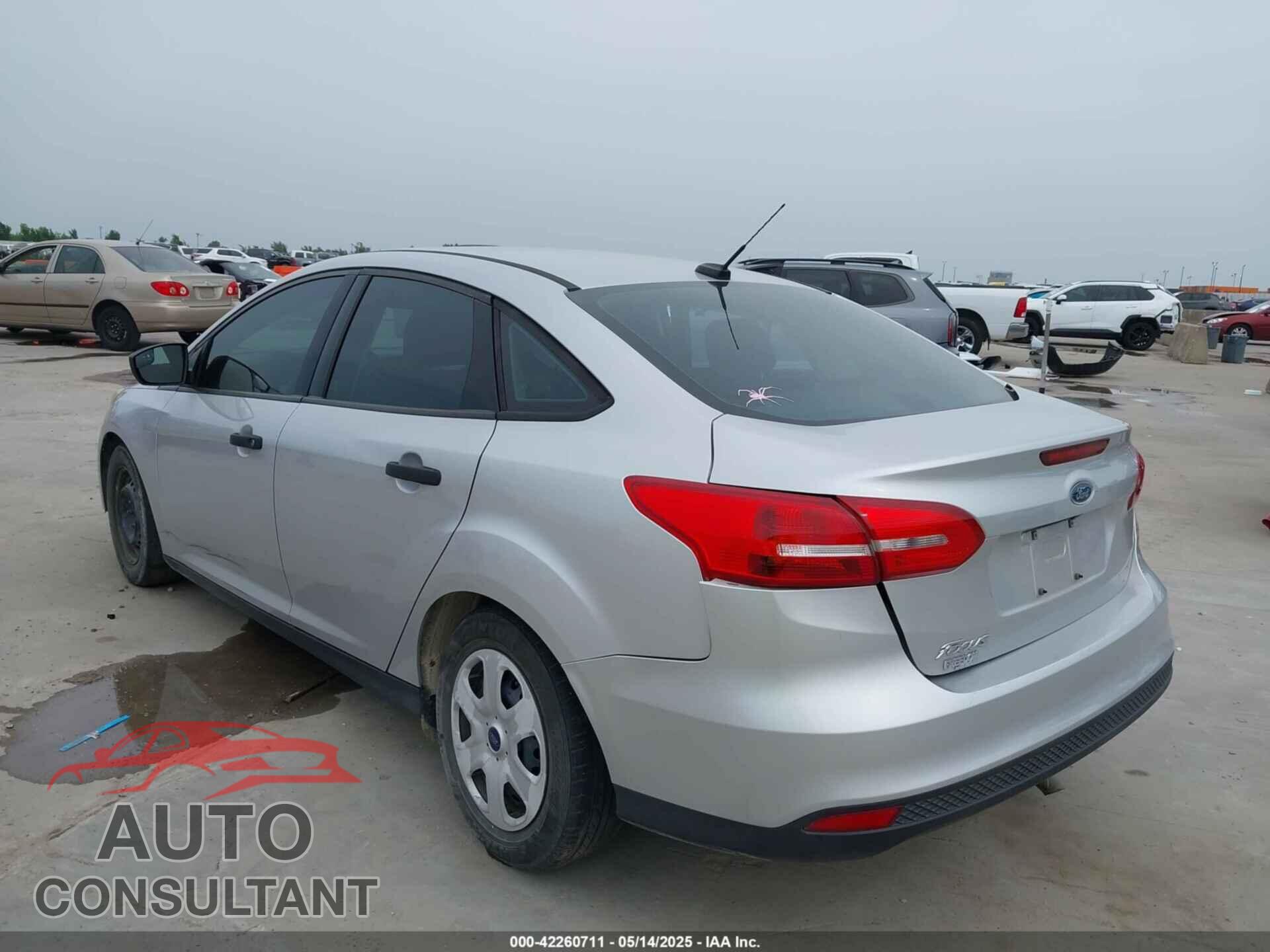 FORD FOCUS 2017 - 1FADP3E28HL210368