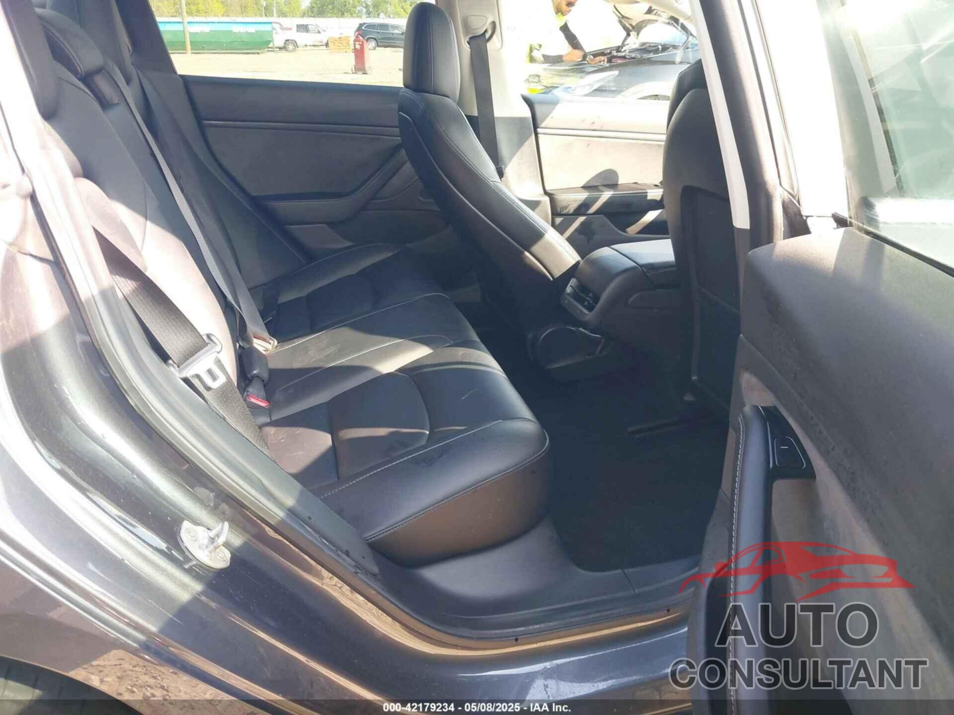 TESLA MODEL 3 2019 - 5YJ3E1EB6KF386474