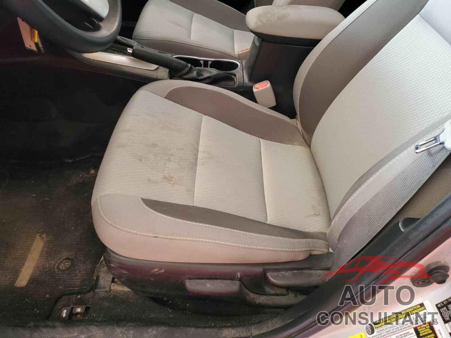TOYOTA COROLLA 2018 - 2T1BURHE8JC095593