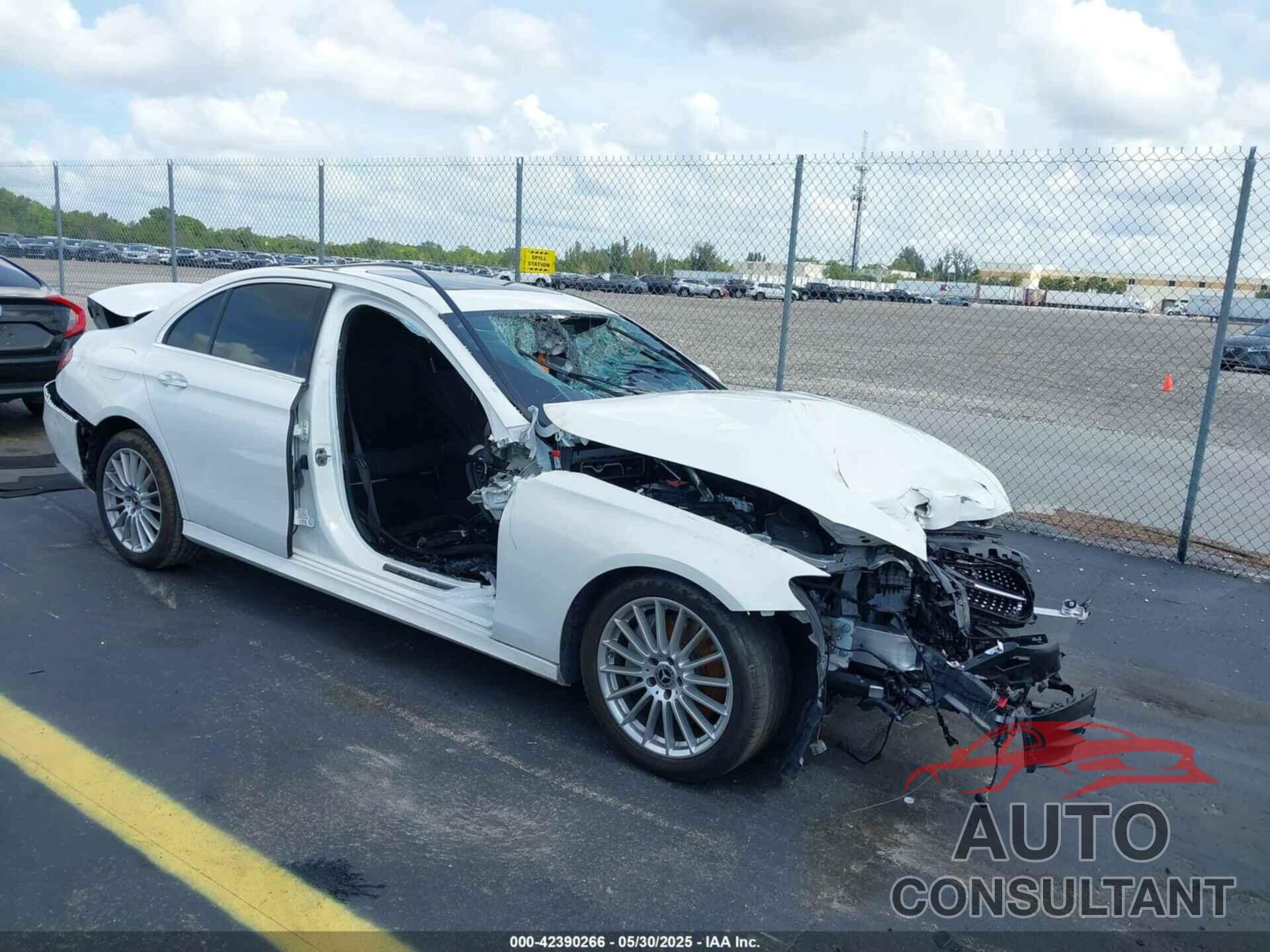 MERCEDES-BENZ E 350 2022 - W1KZF8DB8NB029005