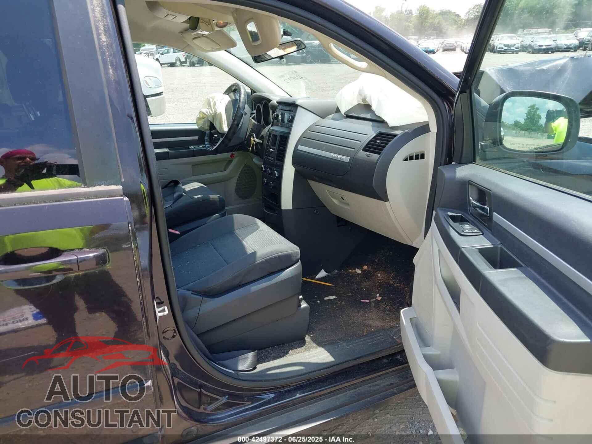 DODGE GRAND CARAVAN 2010 - 2D4RN4DE6AR281981