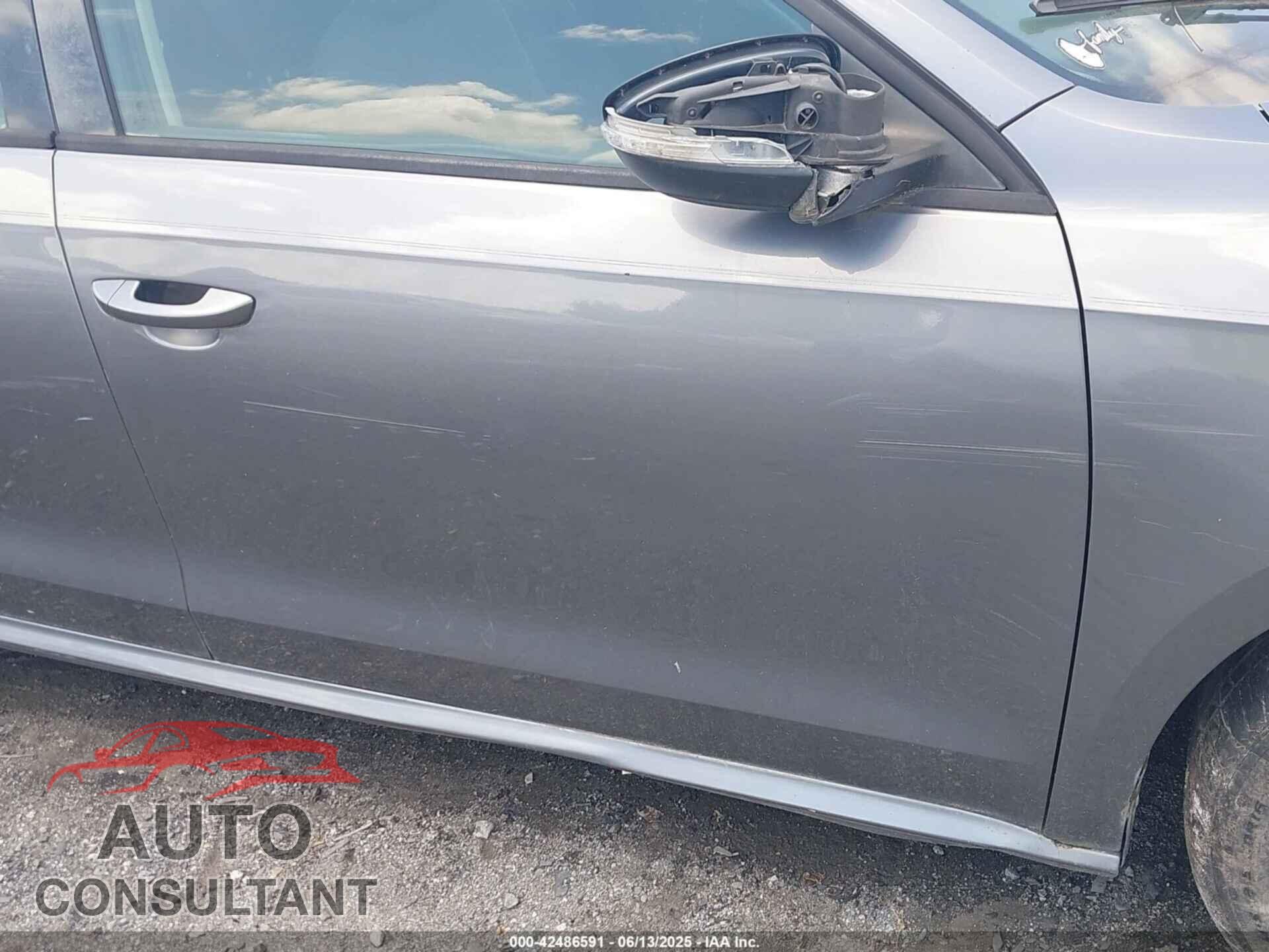 VOLKSWAGEN PASSAT 2012 - 1VWAP7A32CC056944