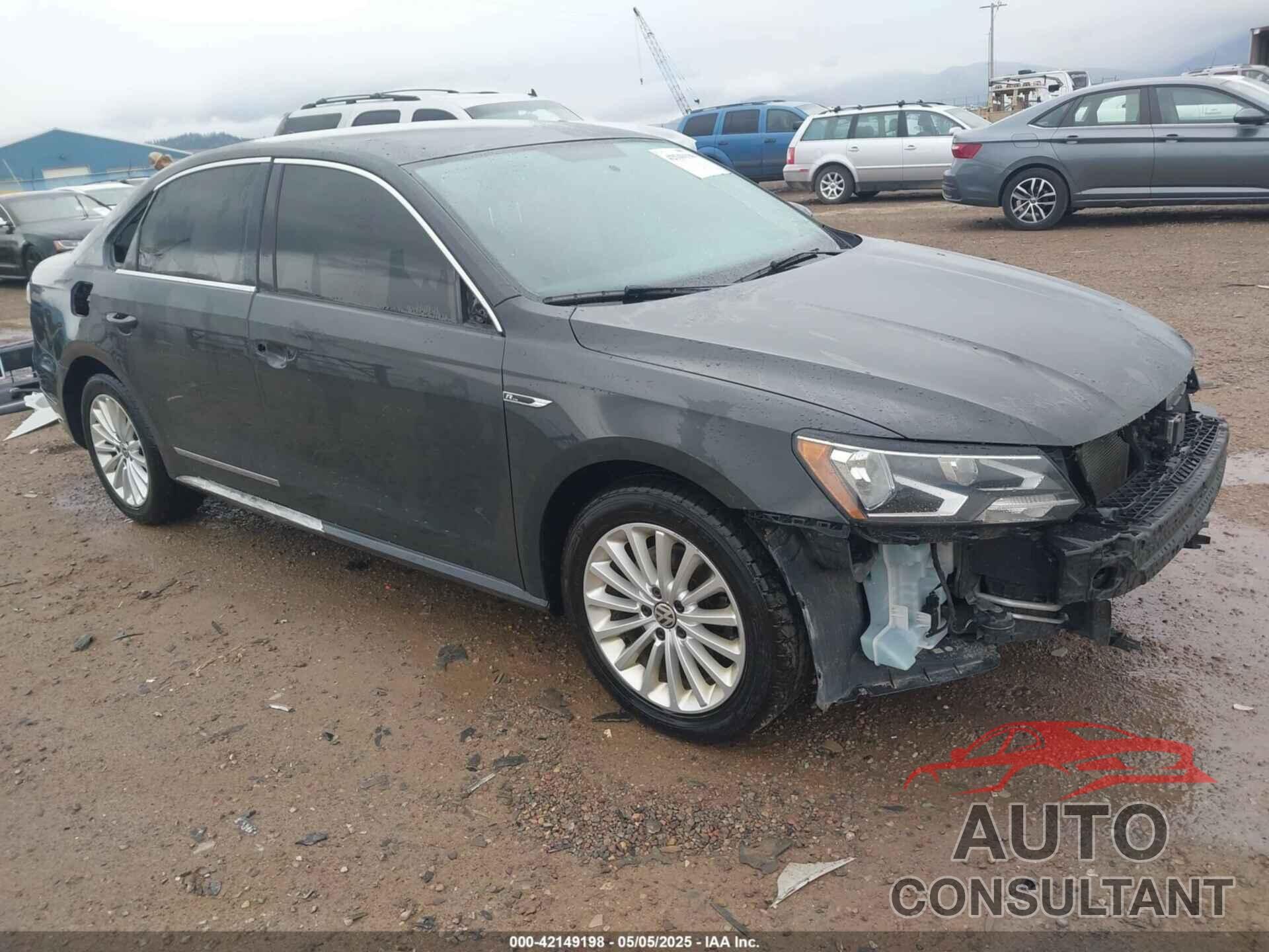 VOLKSWAGEN PASSAT 2017 - 1VWDT7A36HC070264