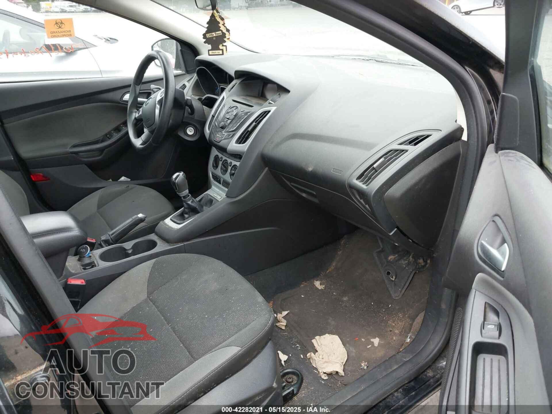 FORD FOCUS 2014 - 1FADP3F26EL211271