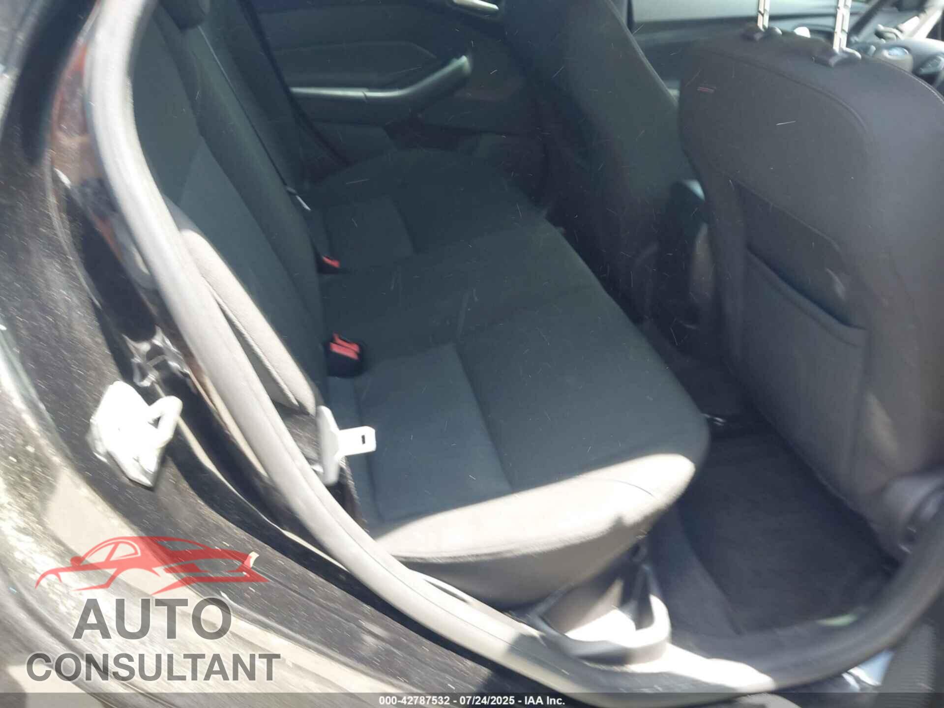 FORD FOCUS 2015 - 1FADP3F29FL252348