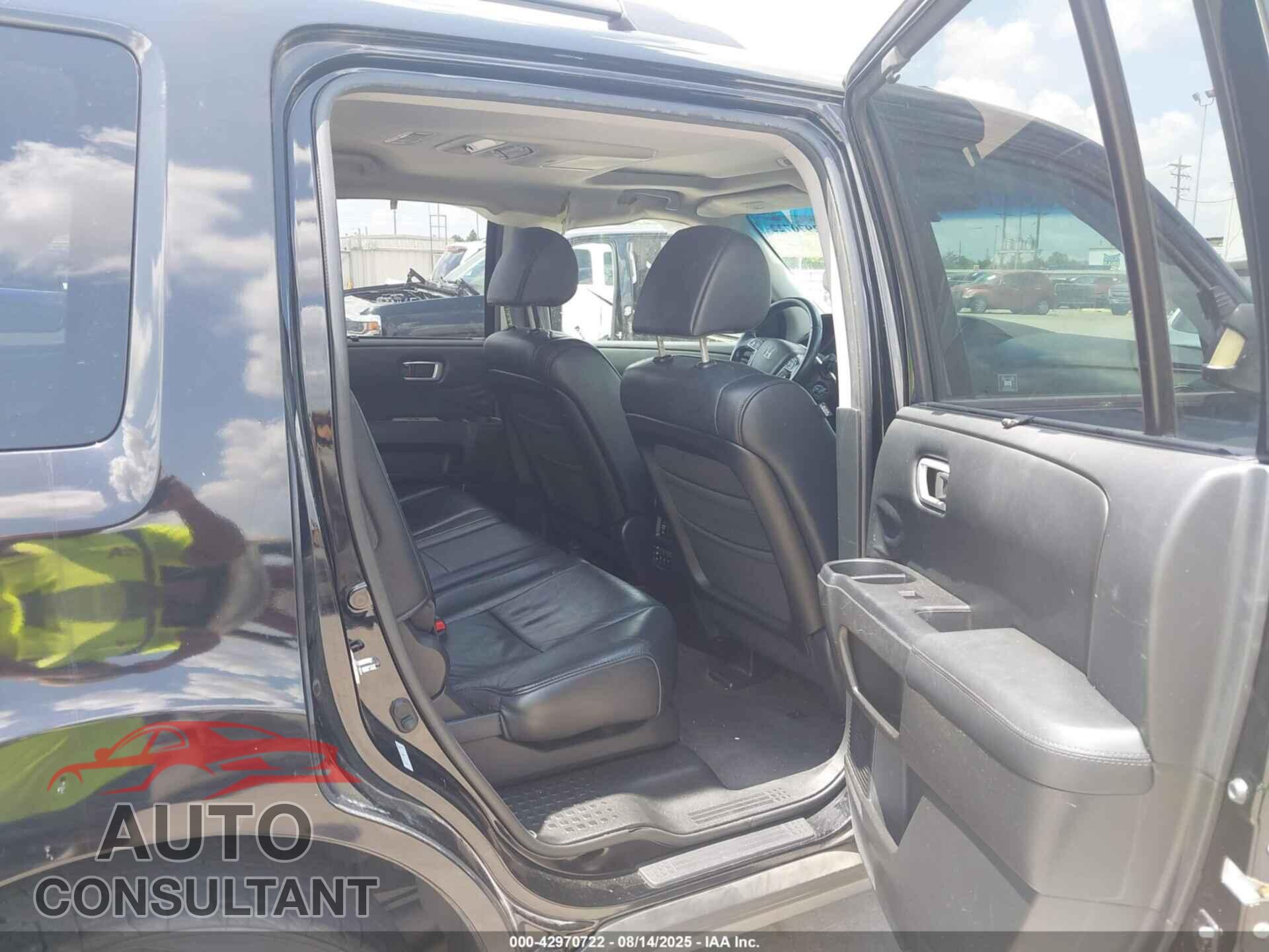 HONDA PILOT 2011 - 5FNYF3H97BB010728