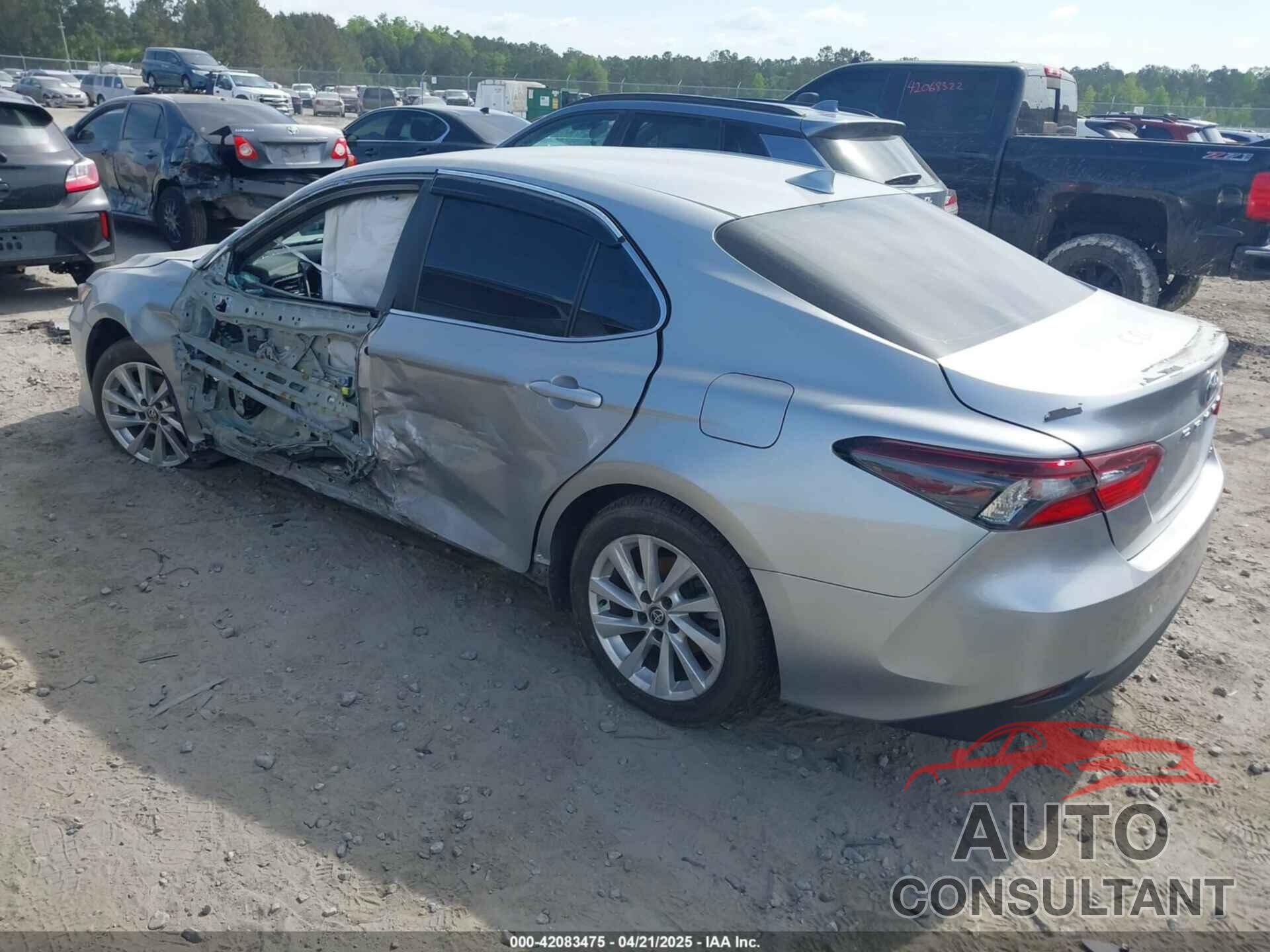 TOYOTA CAMRY 2021 - 4T1C11AK6MU443408