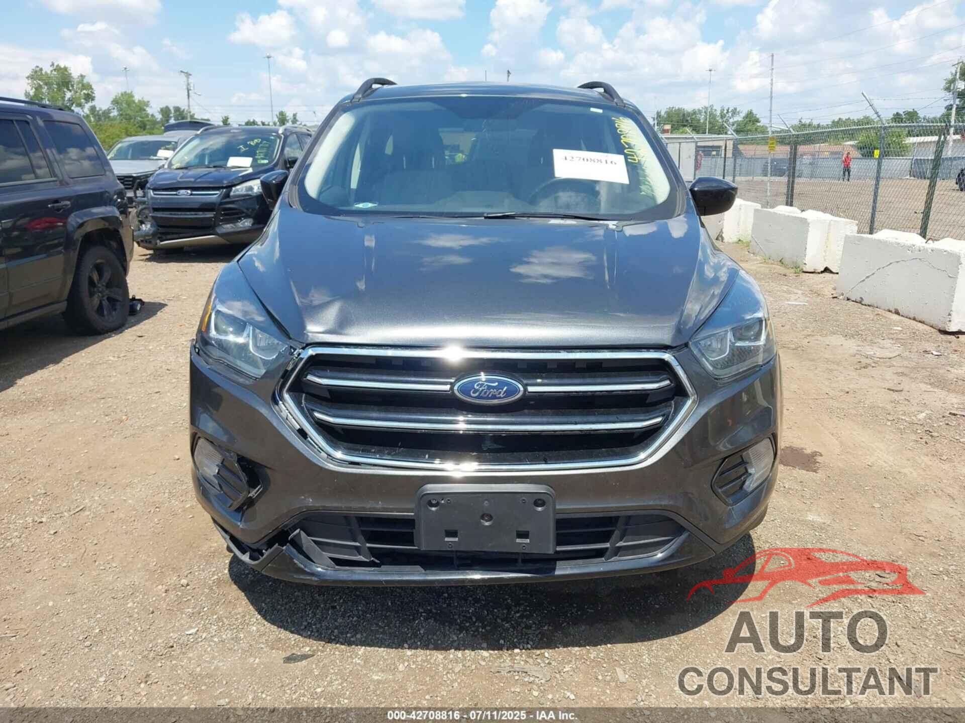FORD ESCAPE 2017 - 1FMCU0GD8HUC09318