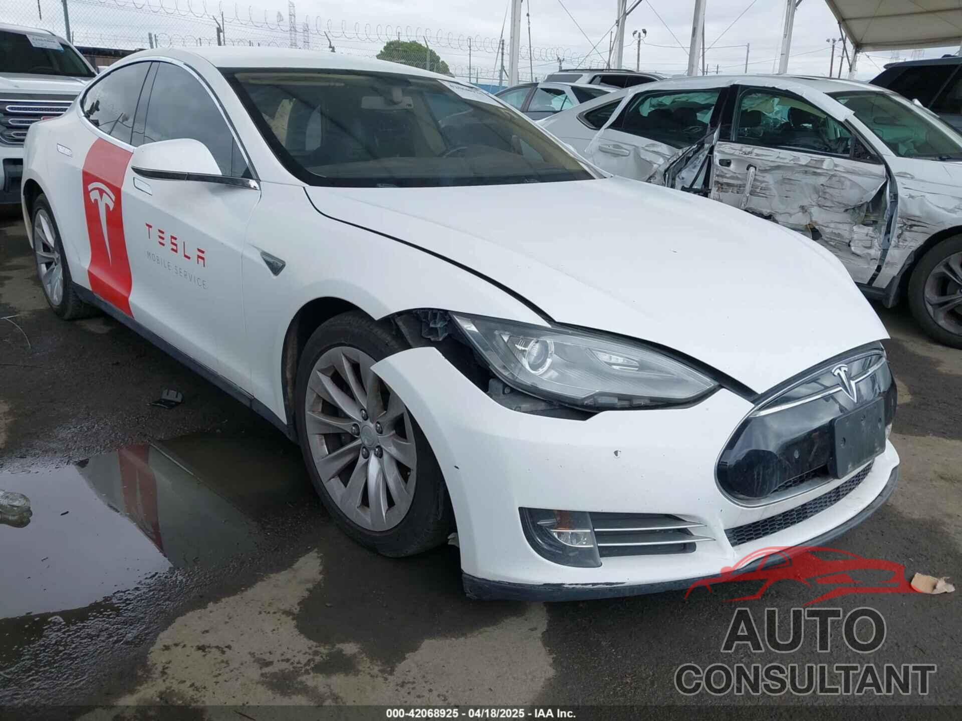 TESLA MODEL S 2014 - 5YJSA1H16EFP32585