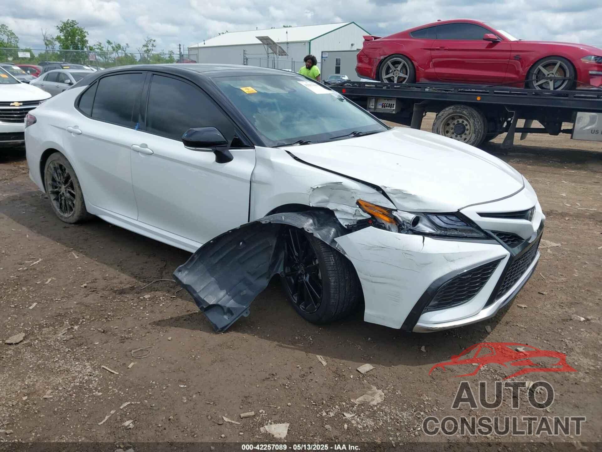 TOYOTA CAMRY 2021 - 4T1KZ1AK5MU052058