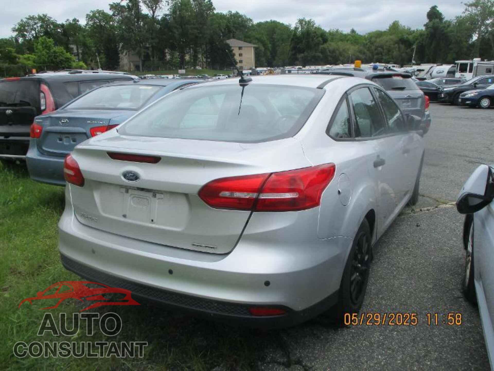 FORD FOCUS 2016 - 1FADP3E21GL322377