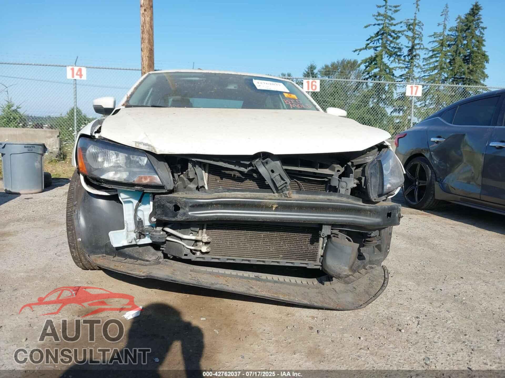 VOLKSWAGEN PASSAT 2014 - 1VWBT7A39EC089779