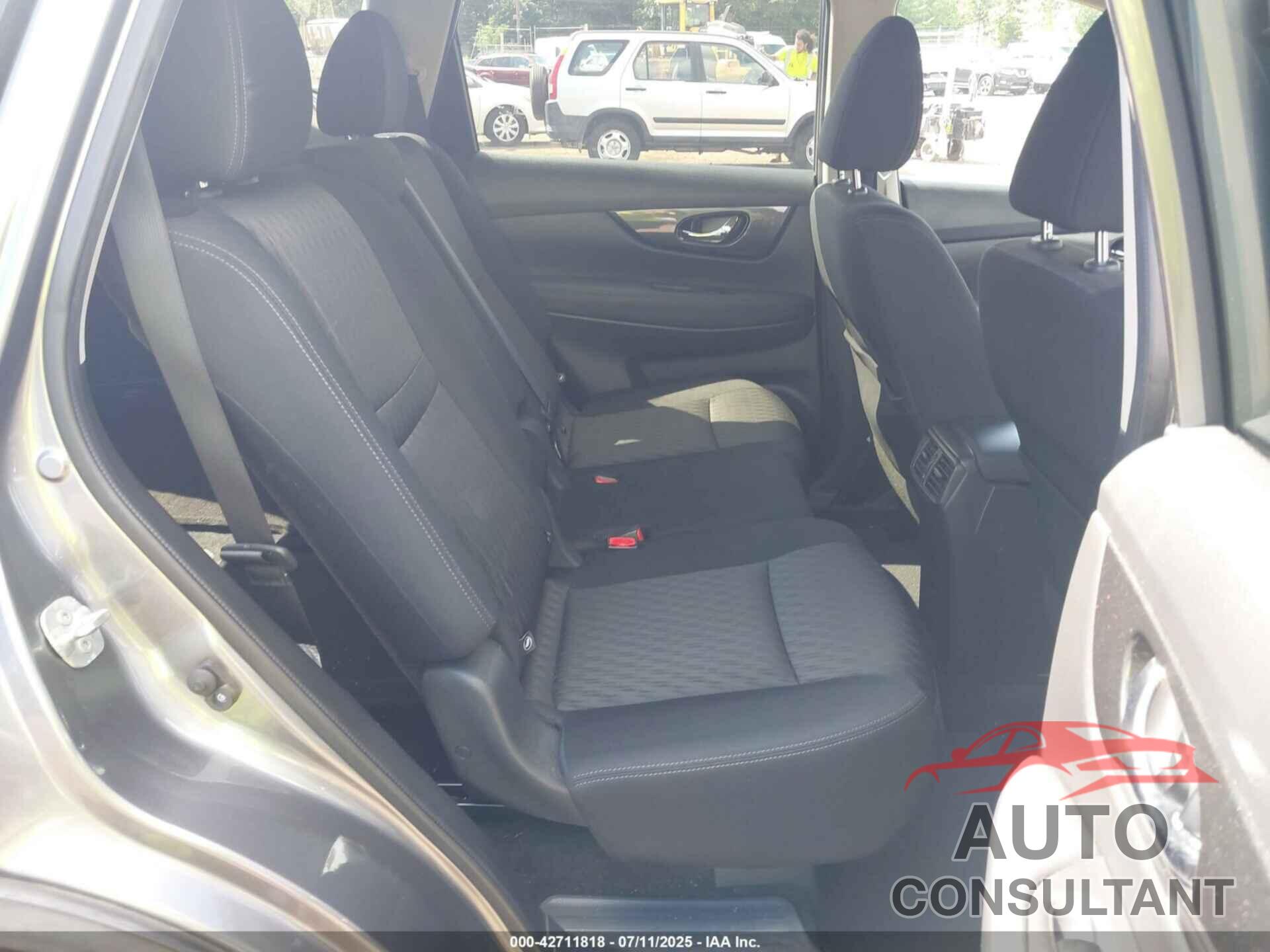 NISSAN ROGUE 2017 - KNMAT2MV8HP504666