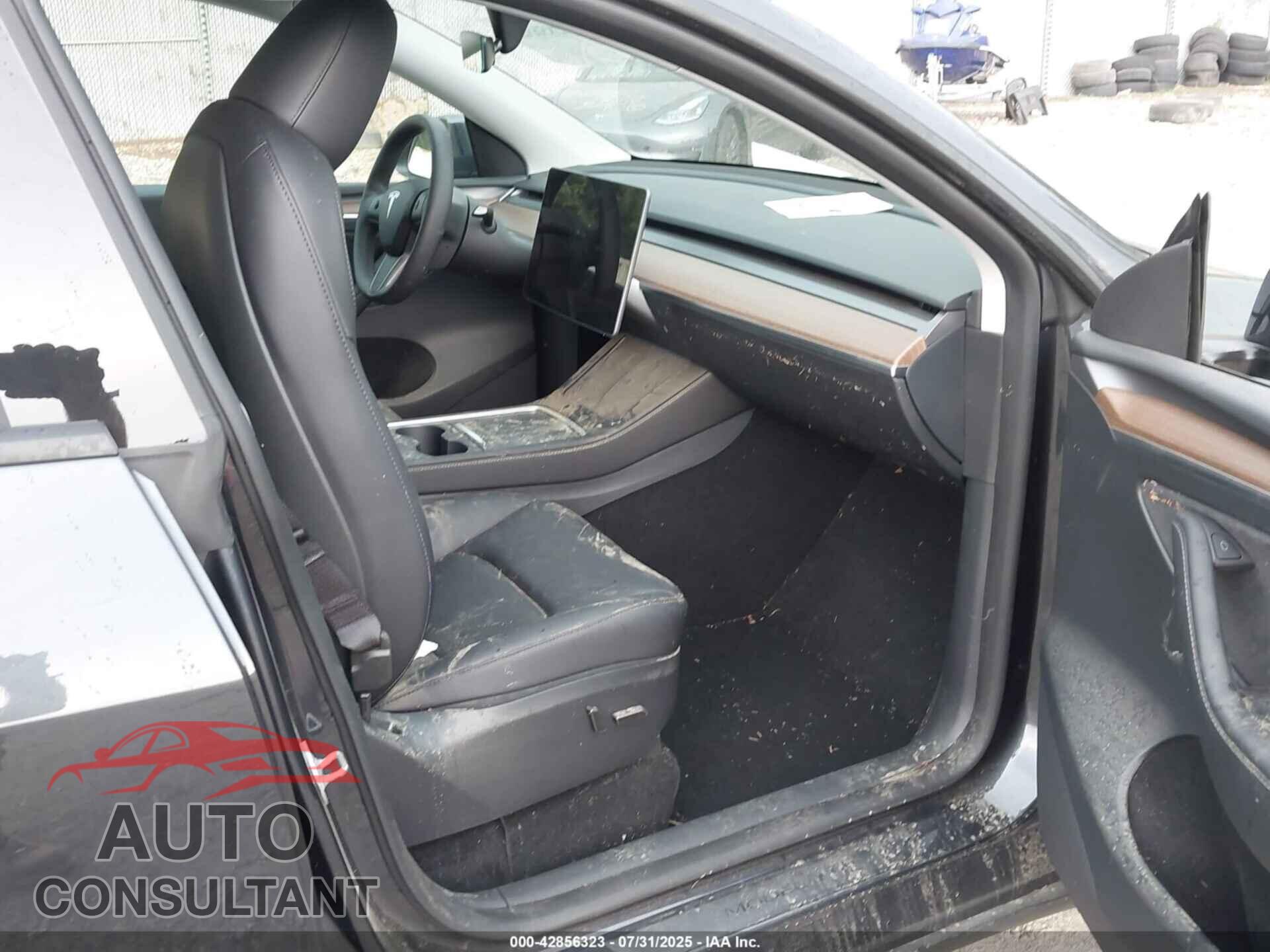 TESLA MODEL Y 2024 - 7SAYGDED7RF196716