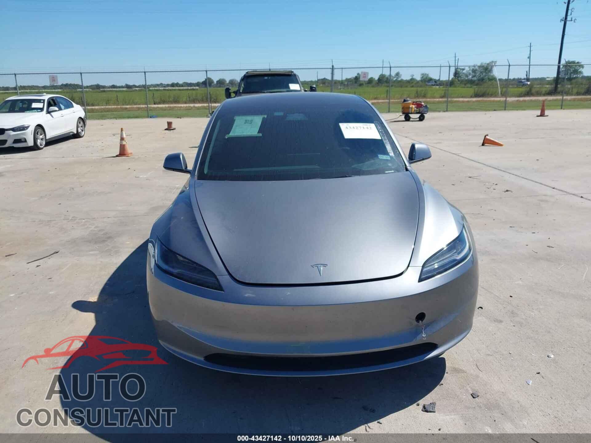 TESLA MODEL 3 2024 - 5YJ3E1EA5RF857449