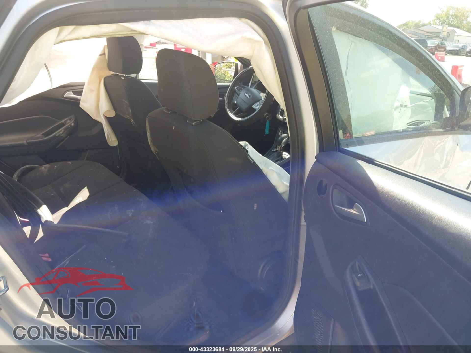 FORD FOCUS 2017 - 1FADP3H25HL248927