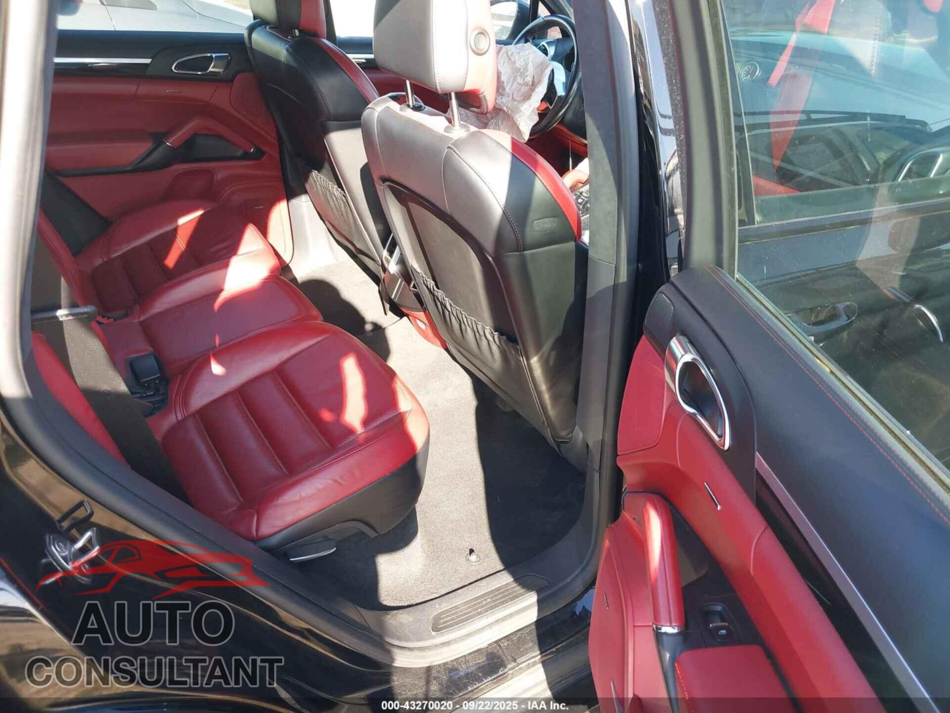 PORSCHE CAYENNE 2017 - WP1AD2A23HLA81413