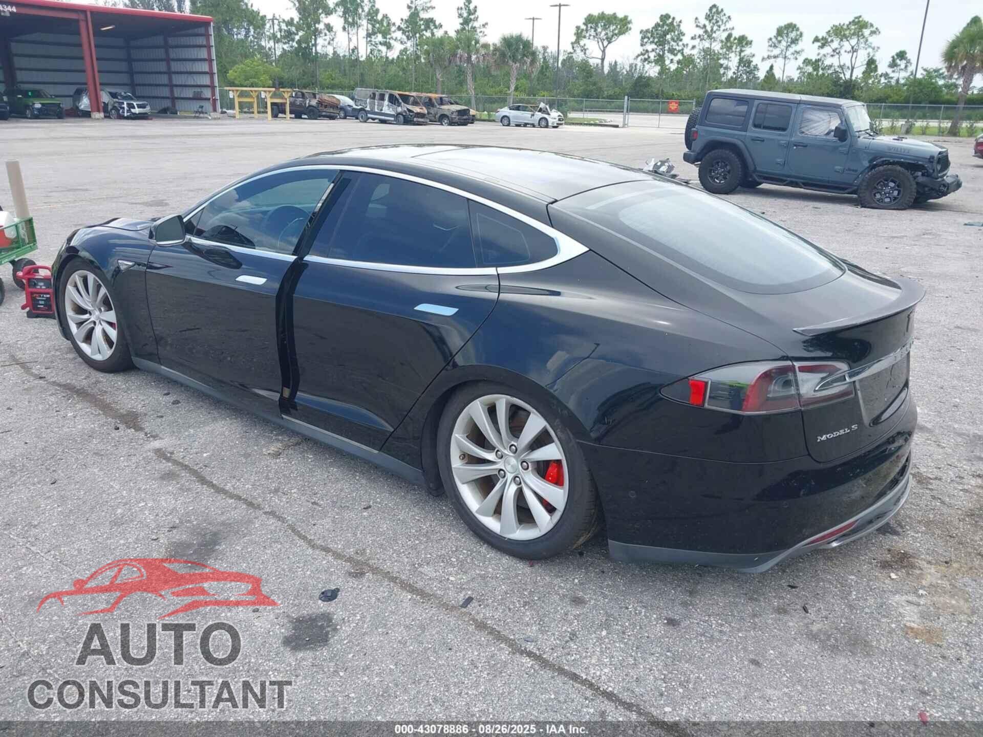 TESLA MODEL S 2015 - 5YJSA1H2XFFP68743