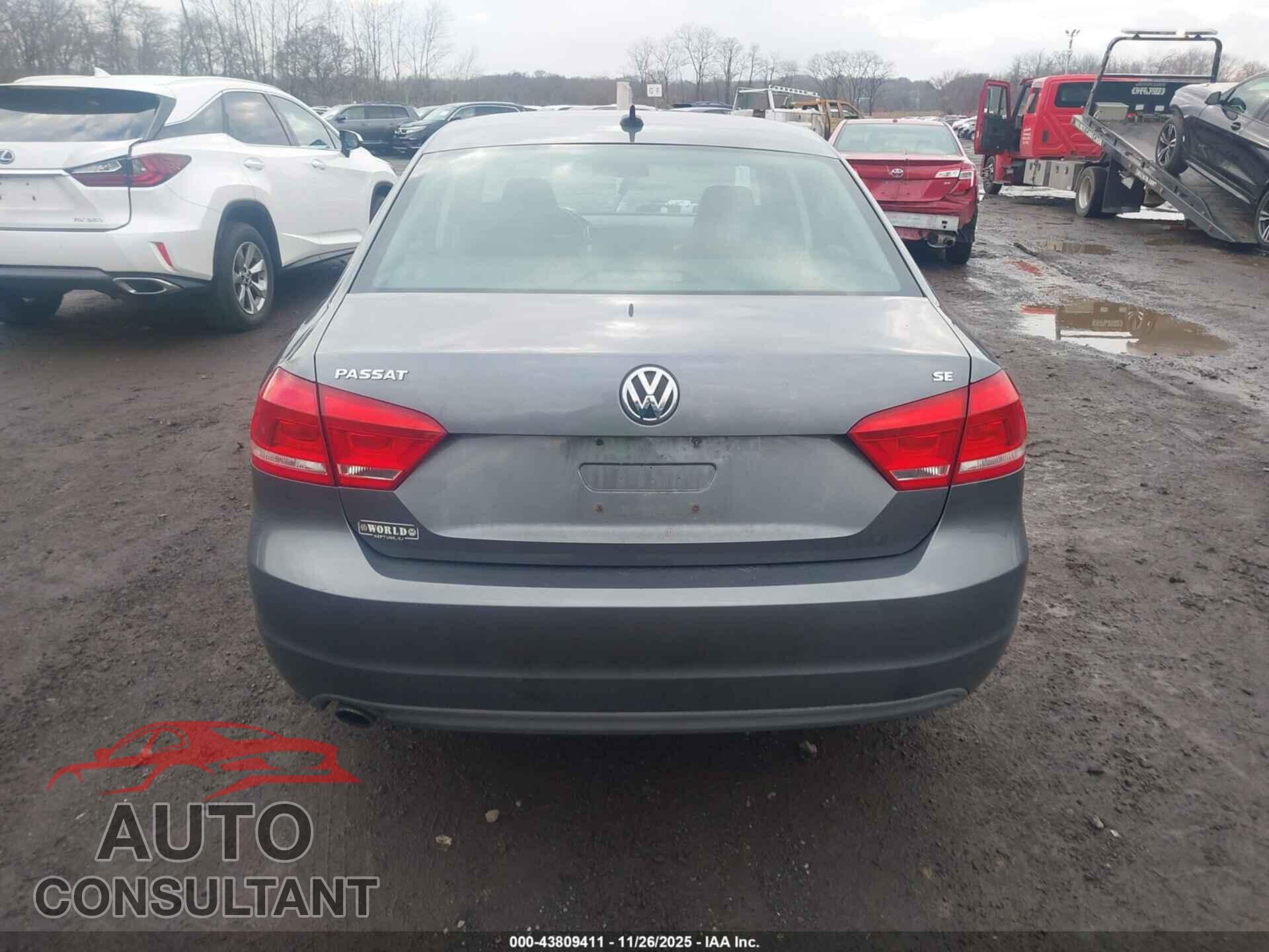 VOLKSWAGEN PASSAT 2012 - 1VWBP7A35CC020461