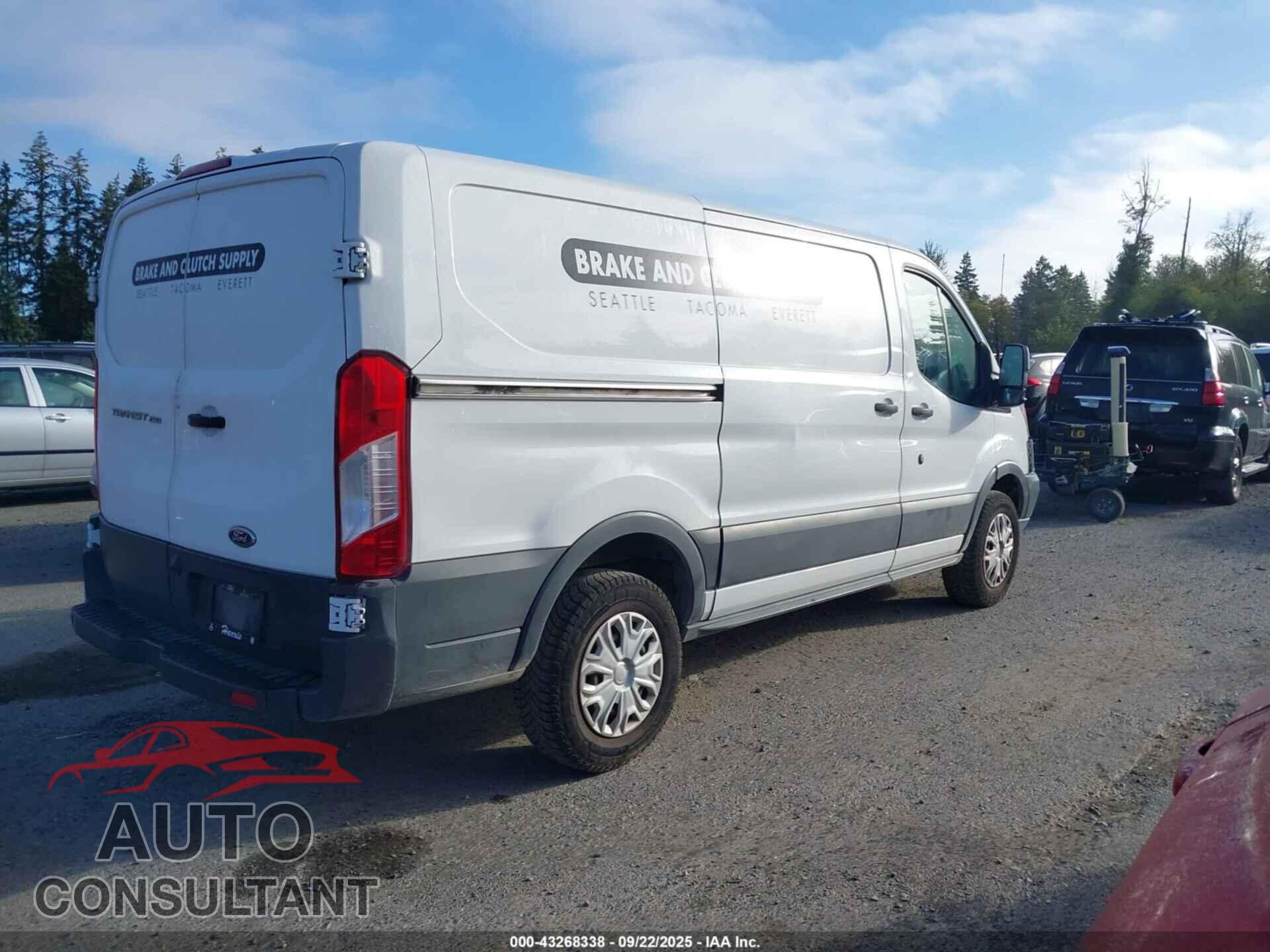 FORD TRANSIT-250 2018 - 1FTYR1YM8JKA35302
