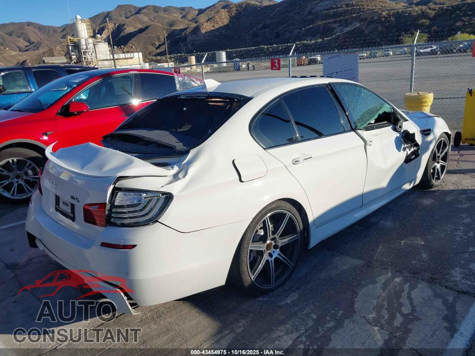 BMW M5 2014 - WBSFV9C50ED097183