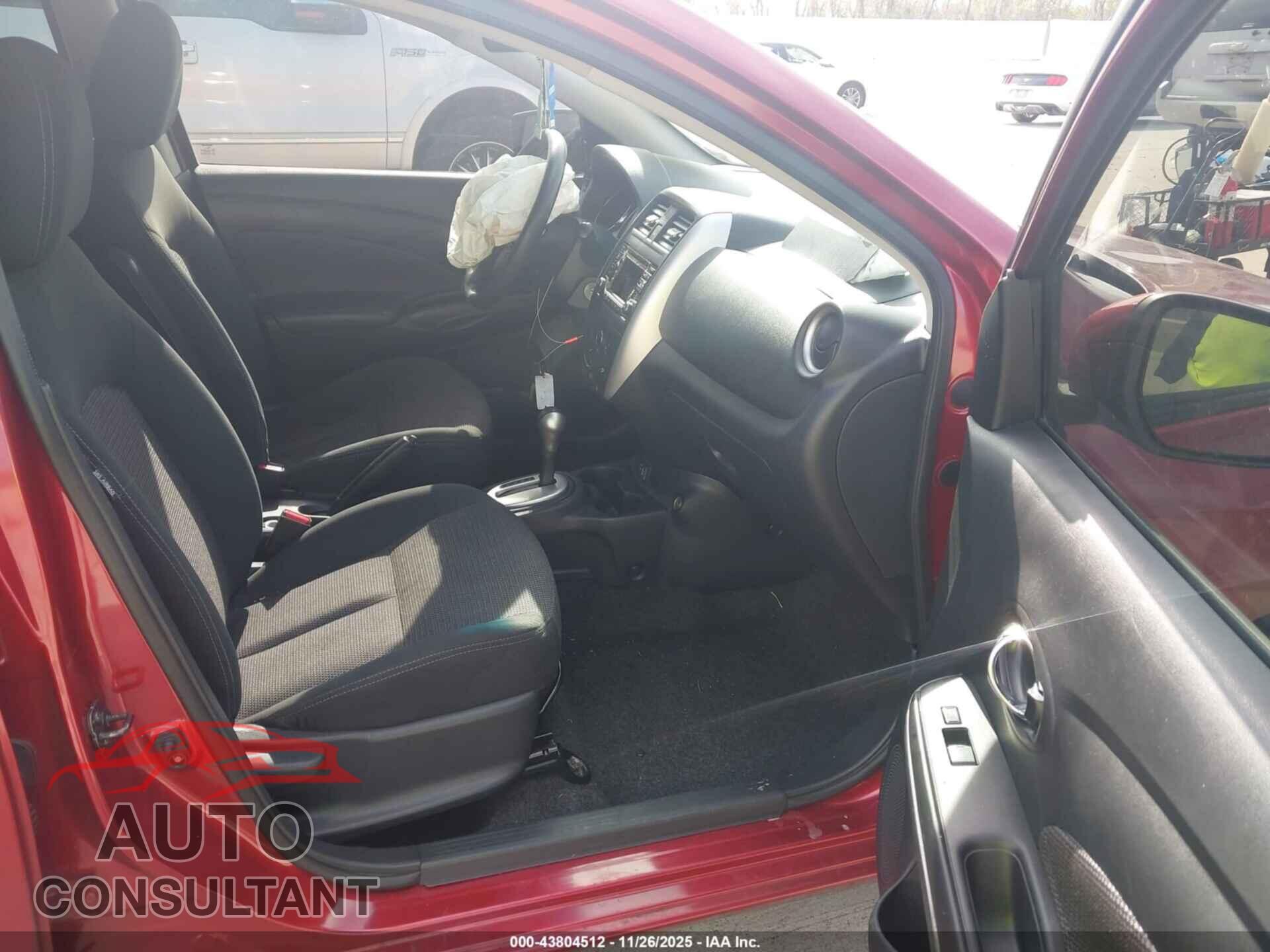 NISSAN VERSA 2019 - 3N1CN7AP3KL818009