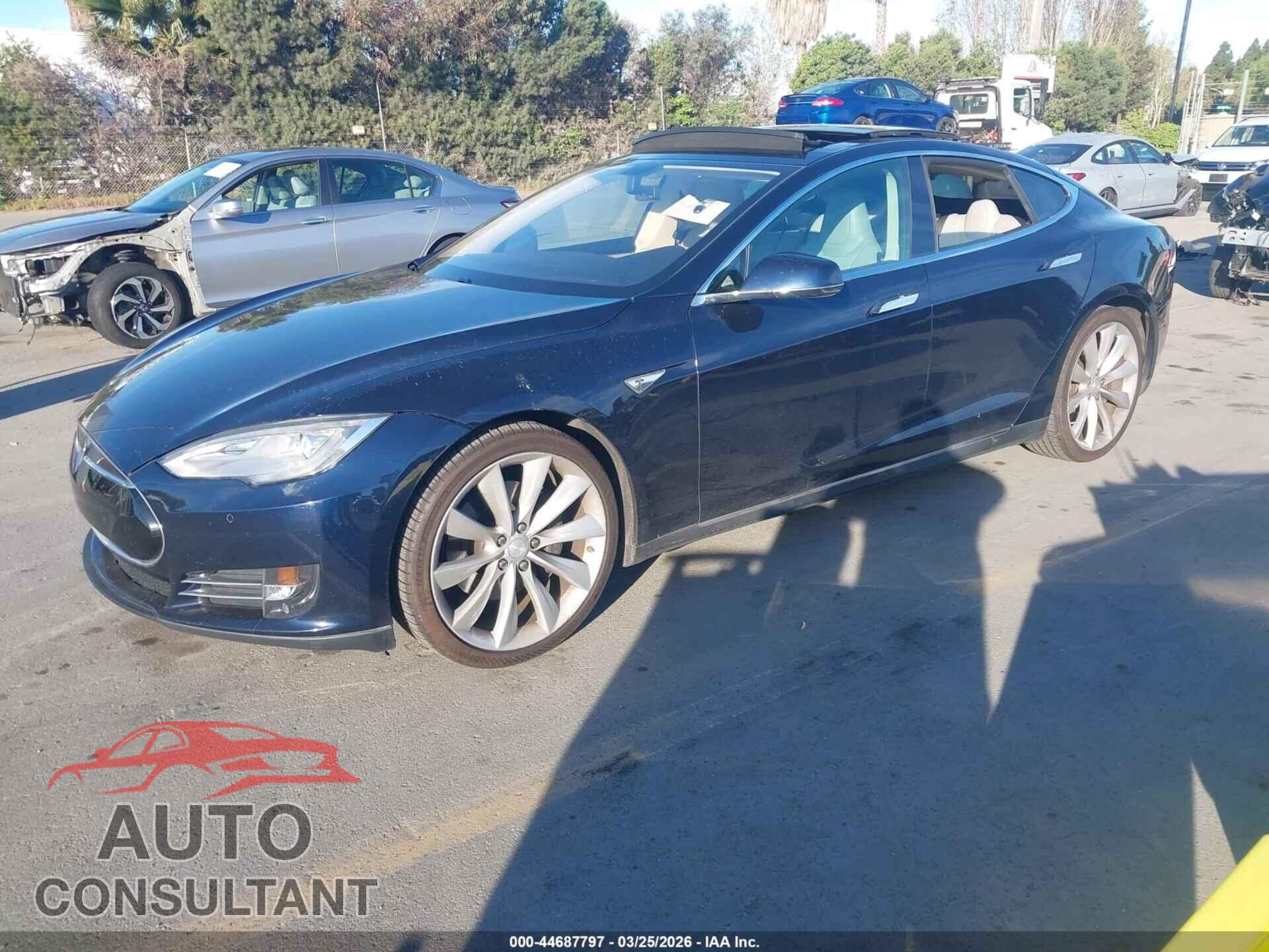 TESLA MODEL S 2013 - 5YJSA1CP9DFP21607