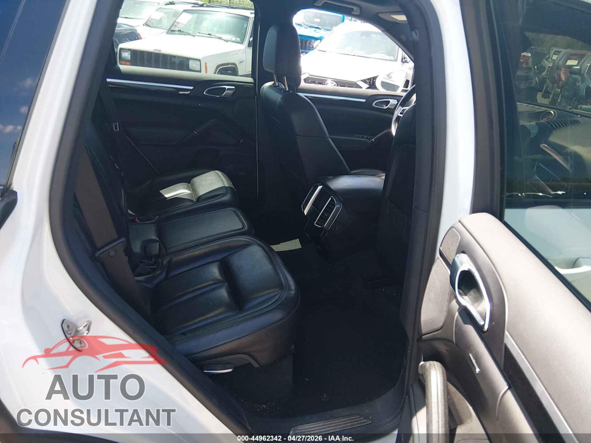 PORSCHE CAYENNE 2017 - WP1AA2A26HKA91061