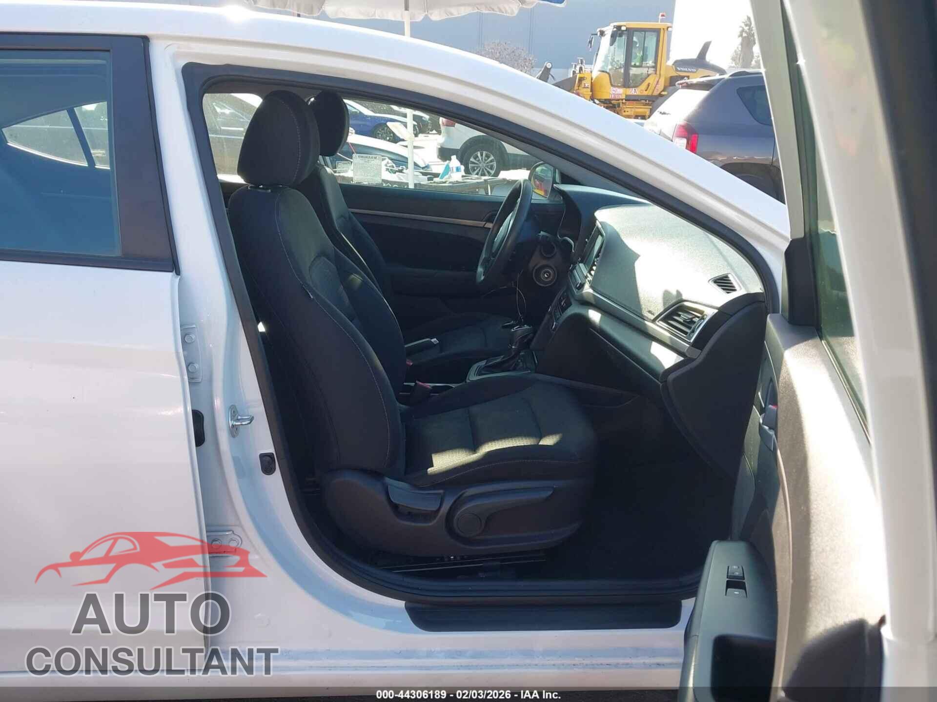 HYUNDAI ELANTRA 2018 - 5NPD84LF4JH257331