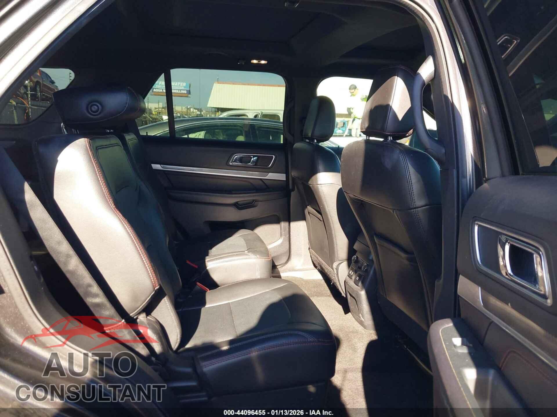 FORD EXPLORER 2018 - 1FM5K8GT9JGB99147